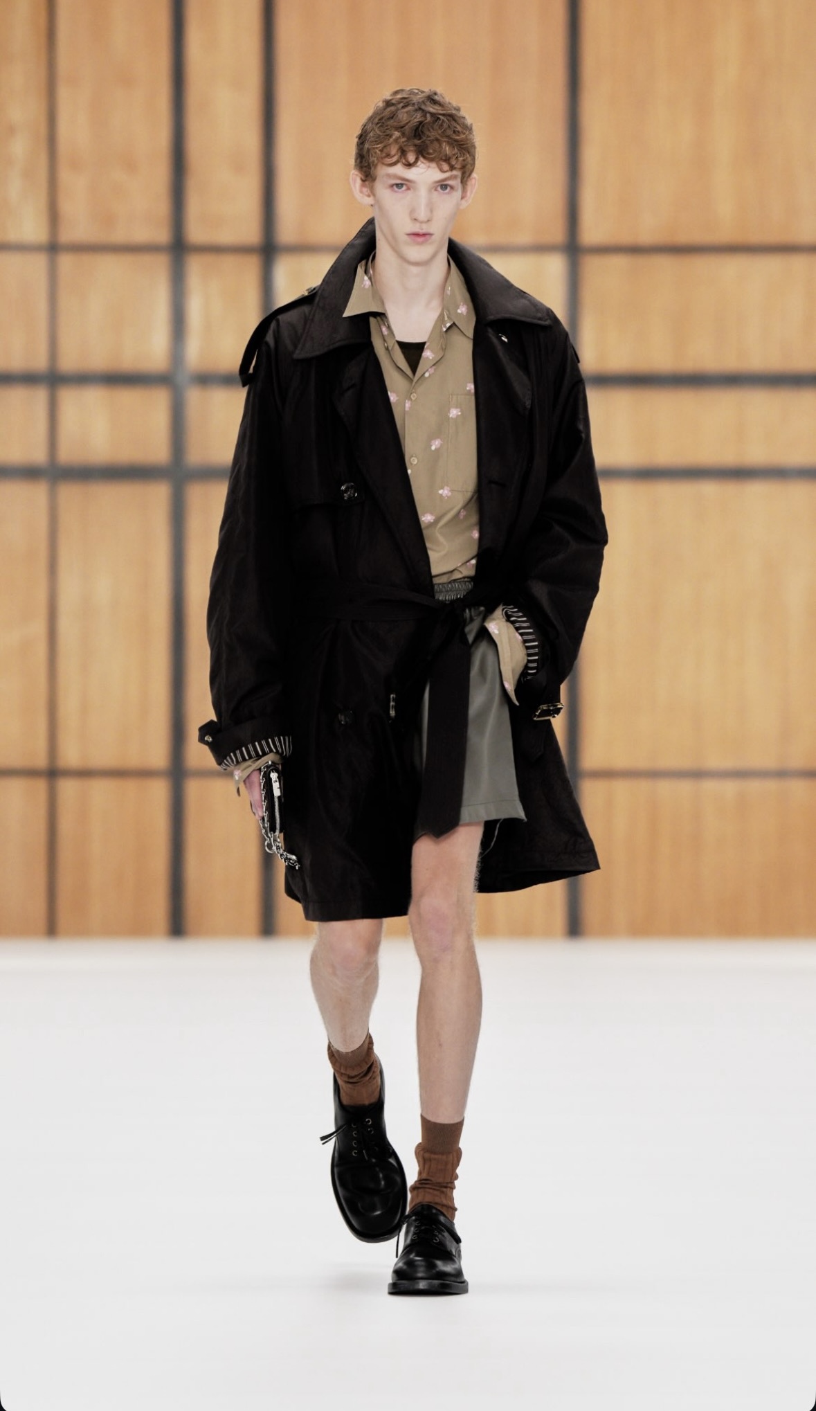 BURBERRY SS27 - WHEN HERITAGE STOPS BEHAVING Vanity Teen BURBERRY SS27 - WHEN HERITAGE STOPS BEHAVING BURBERRY SS27 - WHEN HERITAGE STOPS BEHAVING Vanity Teen