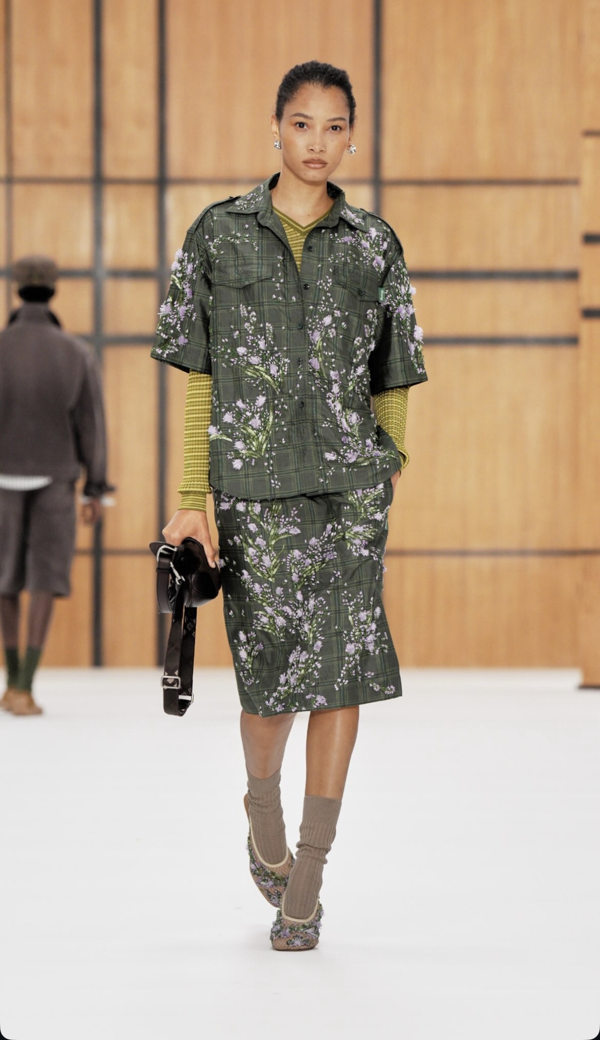 BURBERRY SS27 - WHEN HERITAGE STOPS BEHAVING Vanity Teen BURBERRY SS27 - WHEN HERITAGE STOPS BEHAVING BURBERRY SS27 - WHEN HERITAGE STOPS BEHAVING Vanity Teen