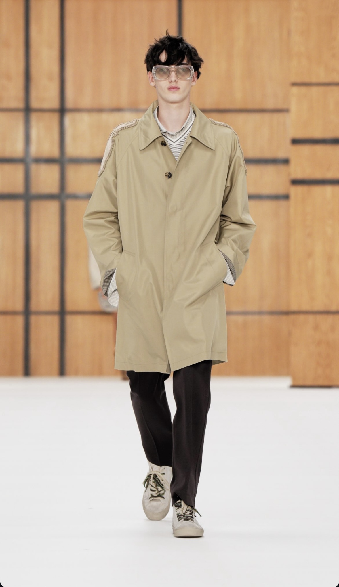 BURBERRY SS27 - WHEN HERITAGE STOPS BEHAVING Vanity Teen BURBERRY SS27 - WHEN HERITAGE STOPS BEHAVING BURBERRY SS27 - WHEN HERITAGE STOPS BEHAVING Vanity Teen
