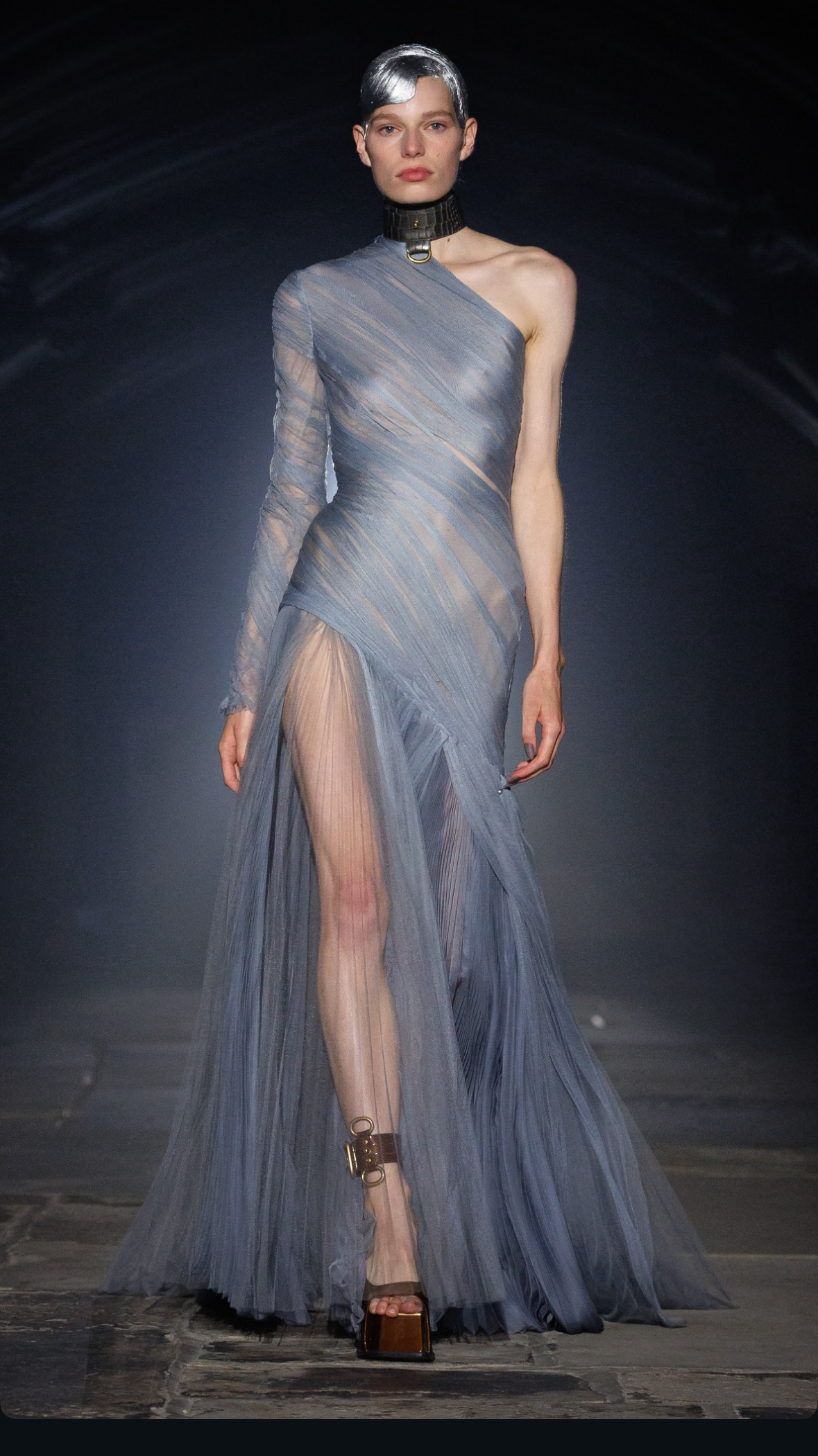 McQueen Comes Home: Spring/Summer 2027 and the Return of Rebellion Vanity Teen McQueen Comes Home: Spring/Summer 2027 and the Return of Rebellion McQueen Comes Home: Spring/Summer 2027 and the Return of Rebellion Vanity Teen