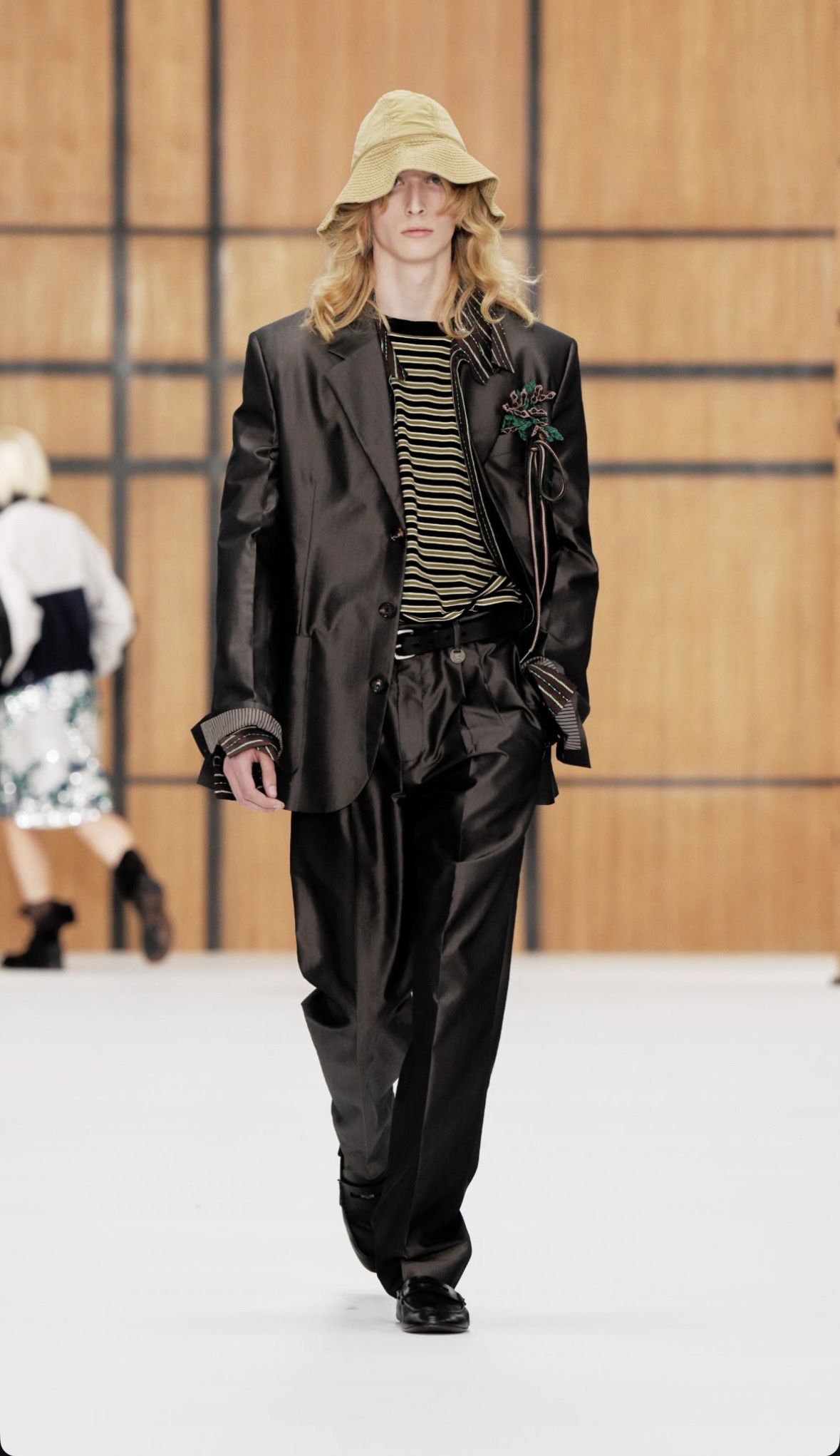 BURBERRY SS27 - WHEN HERITAGE STOPS BEHAVING Vanity Teen BURBERRY SS27 - WHEN HERITAGE STOPS BEHAVING BURBERRY SS27 - WHEN HERITAGE STOPS BEHAVING Vanity Teen