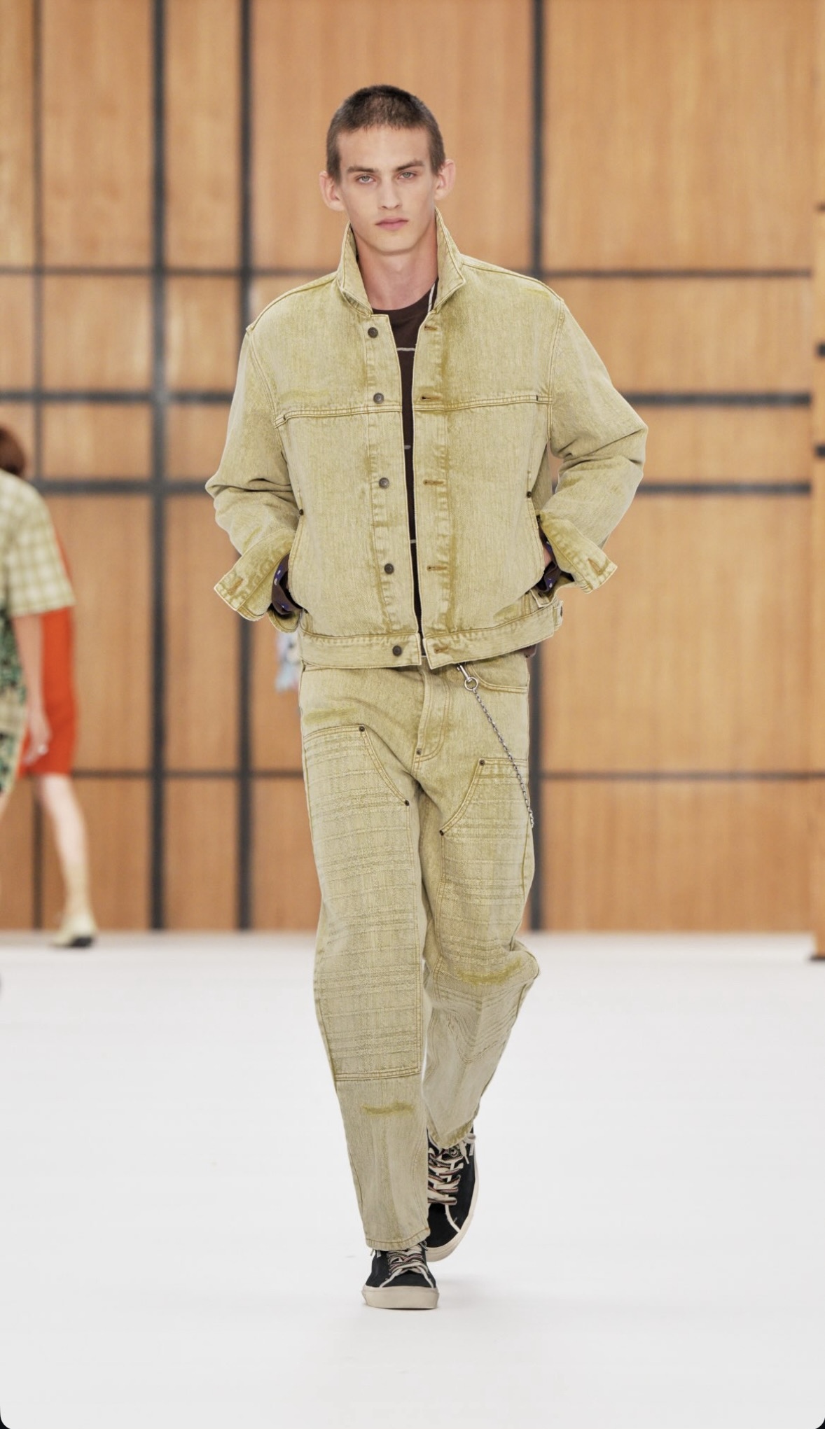 BURBERRY SS27 - WHEN HERITAGE STOPS BEHAVING Vanity Teen BURBERRY SS27 - WHEN HERITAGE STOPS BEHAVING BURBERRY SS27 - WHEN HERITAGE STOPS BEHAVING Vanity Teen