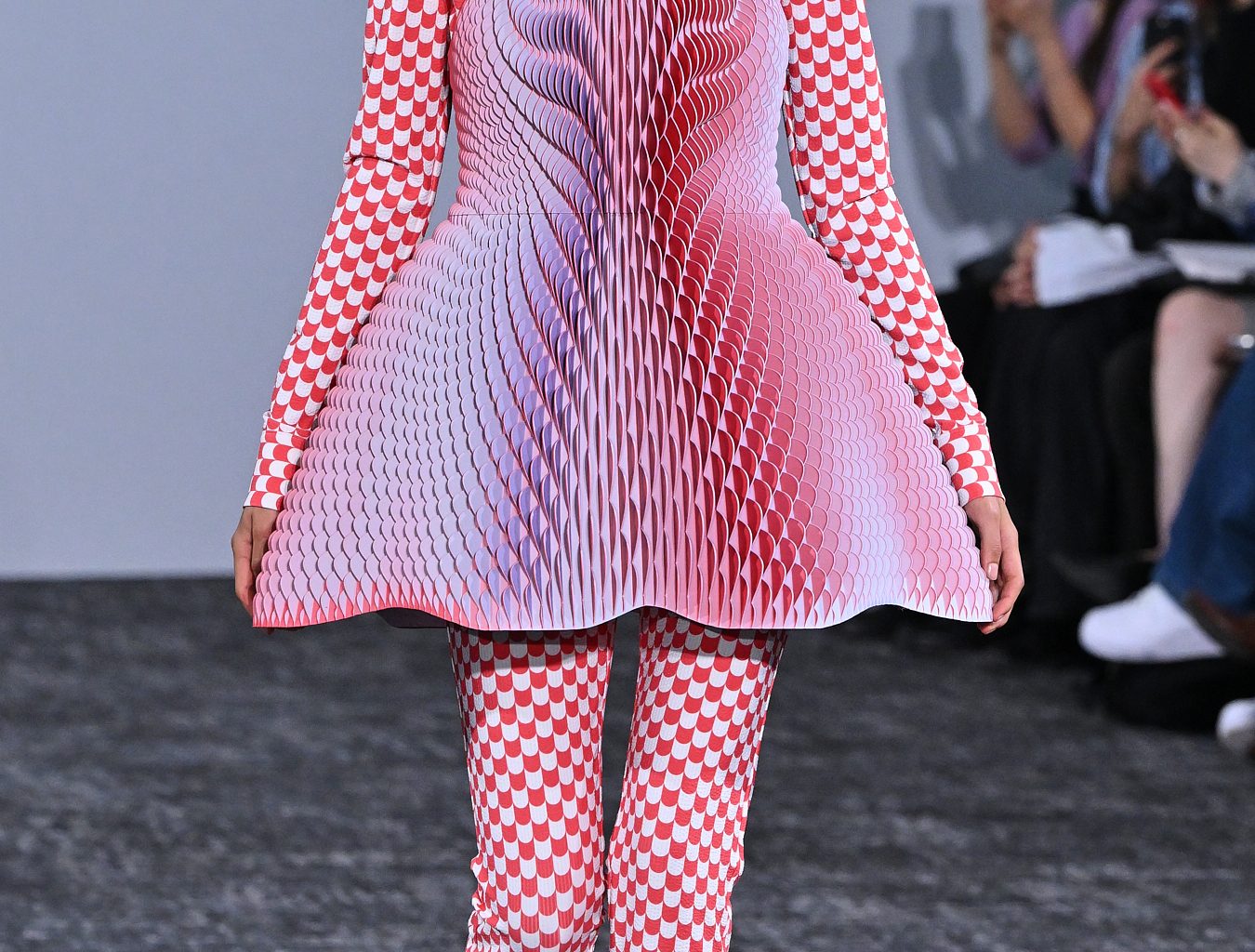 ANREALAGE SS27: Technology as a Second Skin ANREALAGE SS27: Technology as a Second Skin Vanity Teen