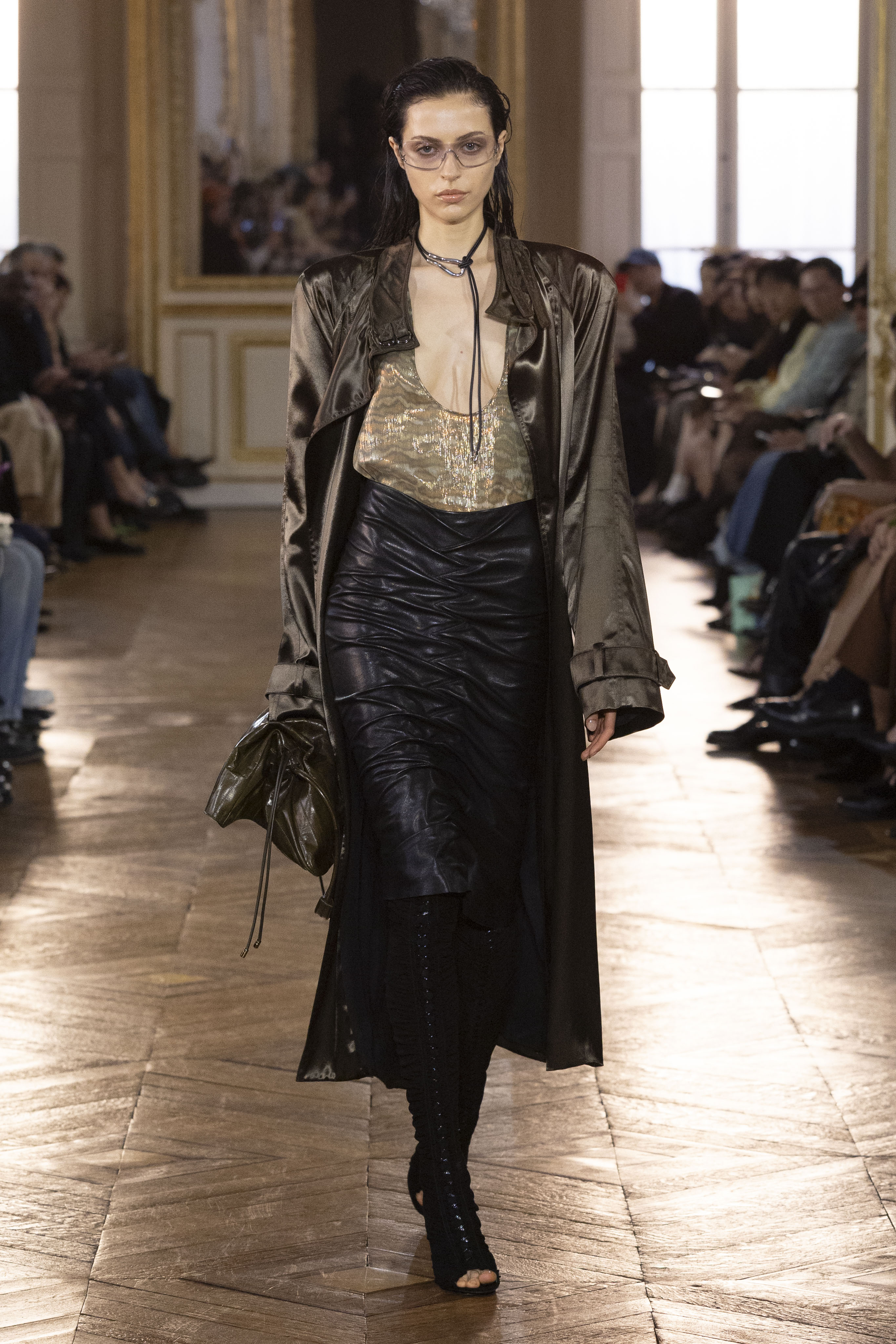 BALMAIN SS27 - COUTURE GOES WEST Vanity Teen BALMAIN SS27 - COUTURE GOES WEST BALMAIN SS27 - COUTURE GOES WEST Vanity Teen