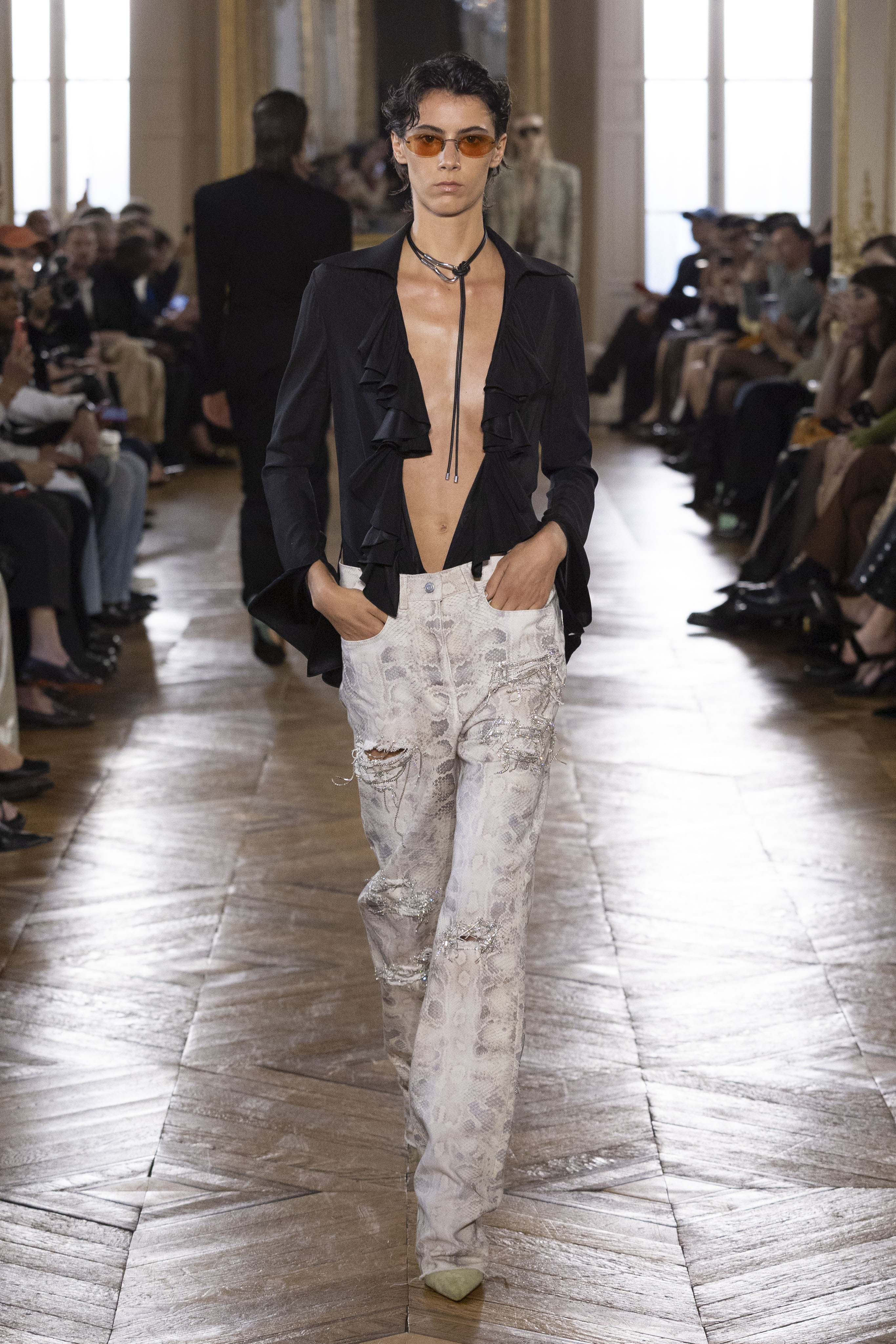 BALMAIN SS27 - COUTURE GOES WEST Vanity Teen BALMAIN SS27 - COUTURE GOES WEST BALMAIN SS27 - COUTURE GOES WEST Vanity Teen