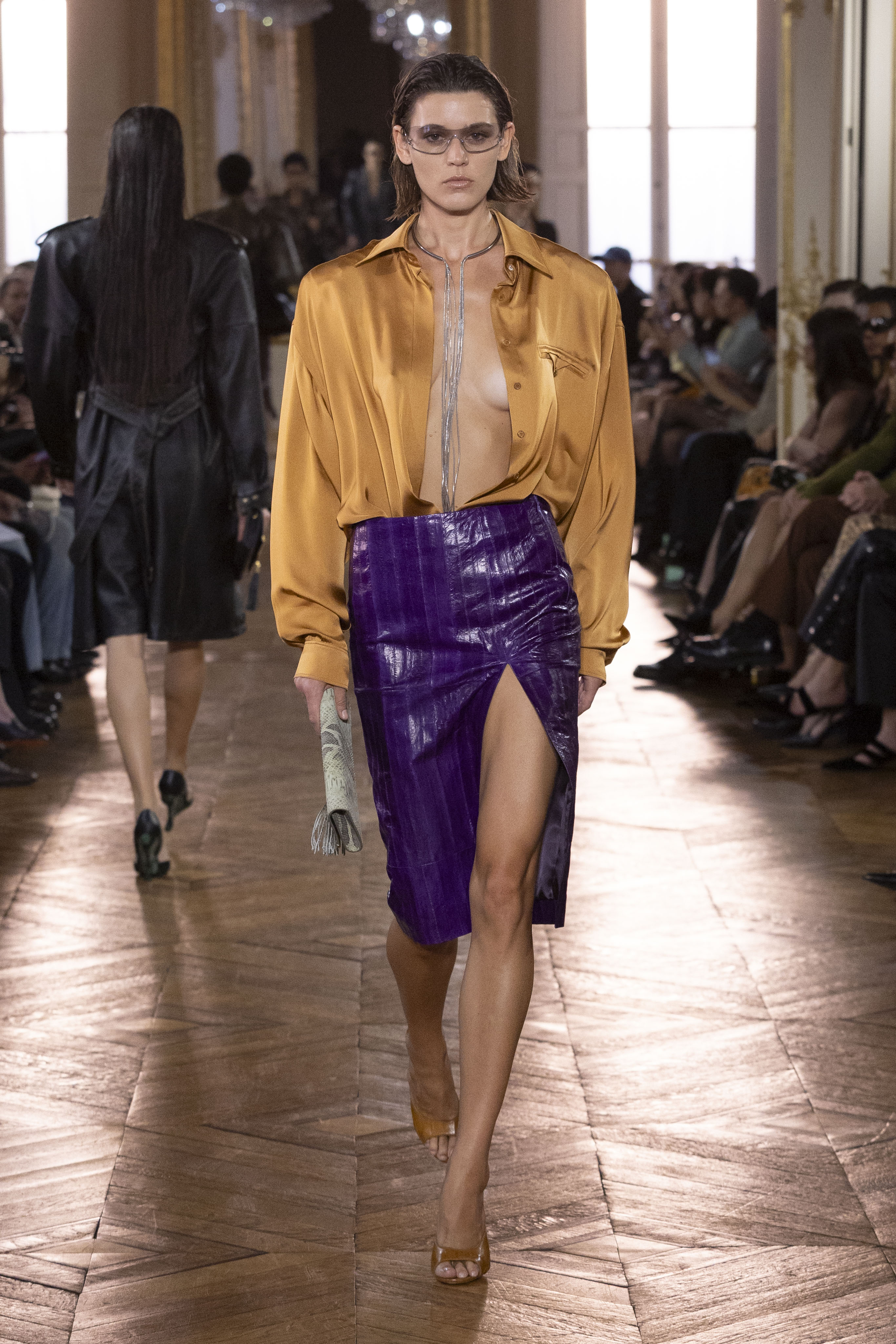 BALMAIN SS27 - COUTURE GOES WEST Vanity Teen BALMAIN SS27 - COUTURE GOES WEST BALMAIN SS27 - COUTURE GOES WEST Vanity Teen