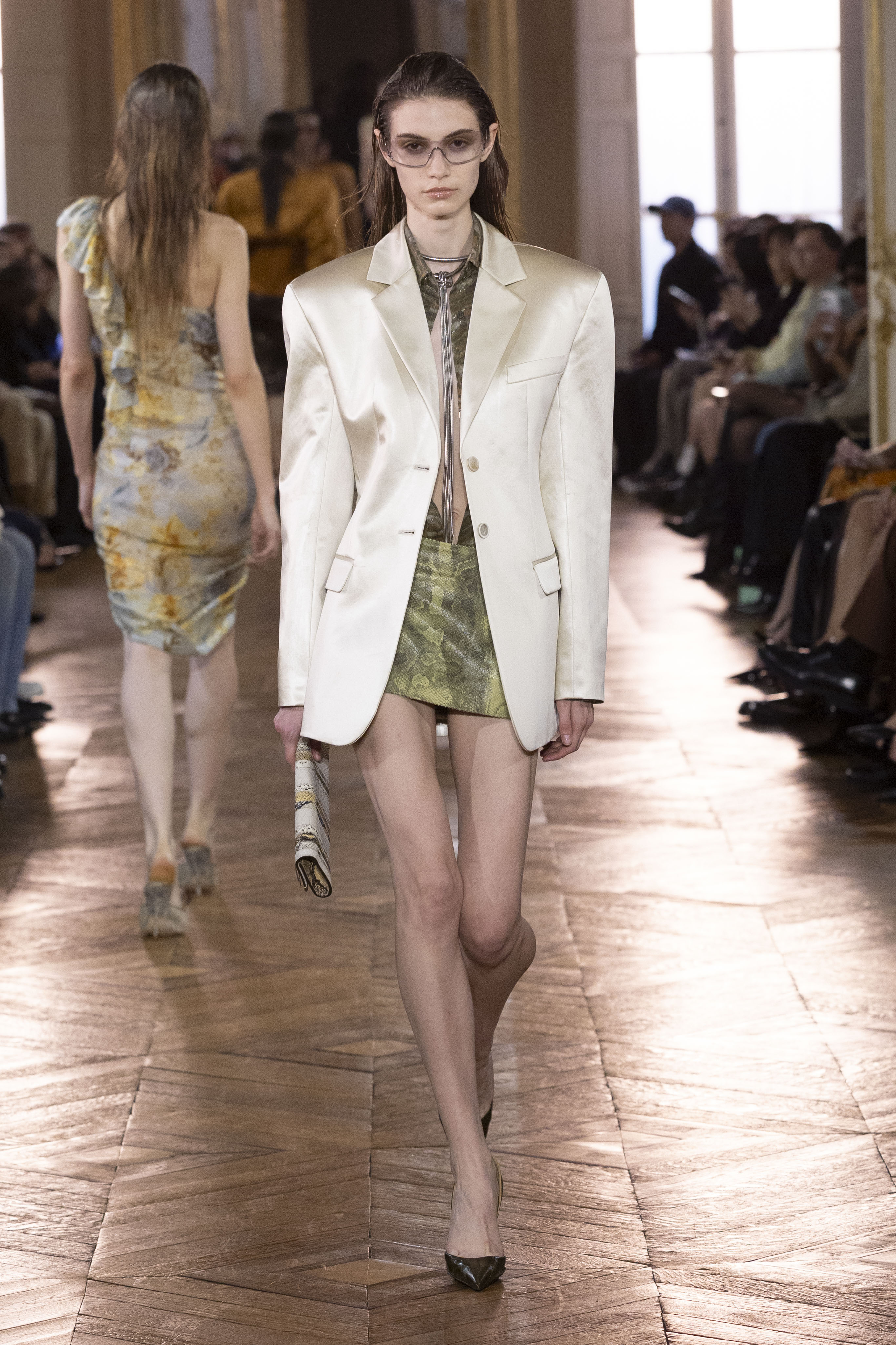 BALMAIN SS27 - COUTURE GOES WEST Vanity Teen BALMAIN SS27 - COUTURE GOES WEST BALMAIN SS27 - COUTURE GOES WEST Vanity Teen