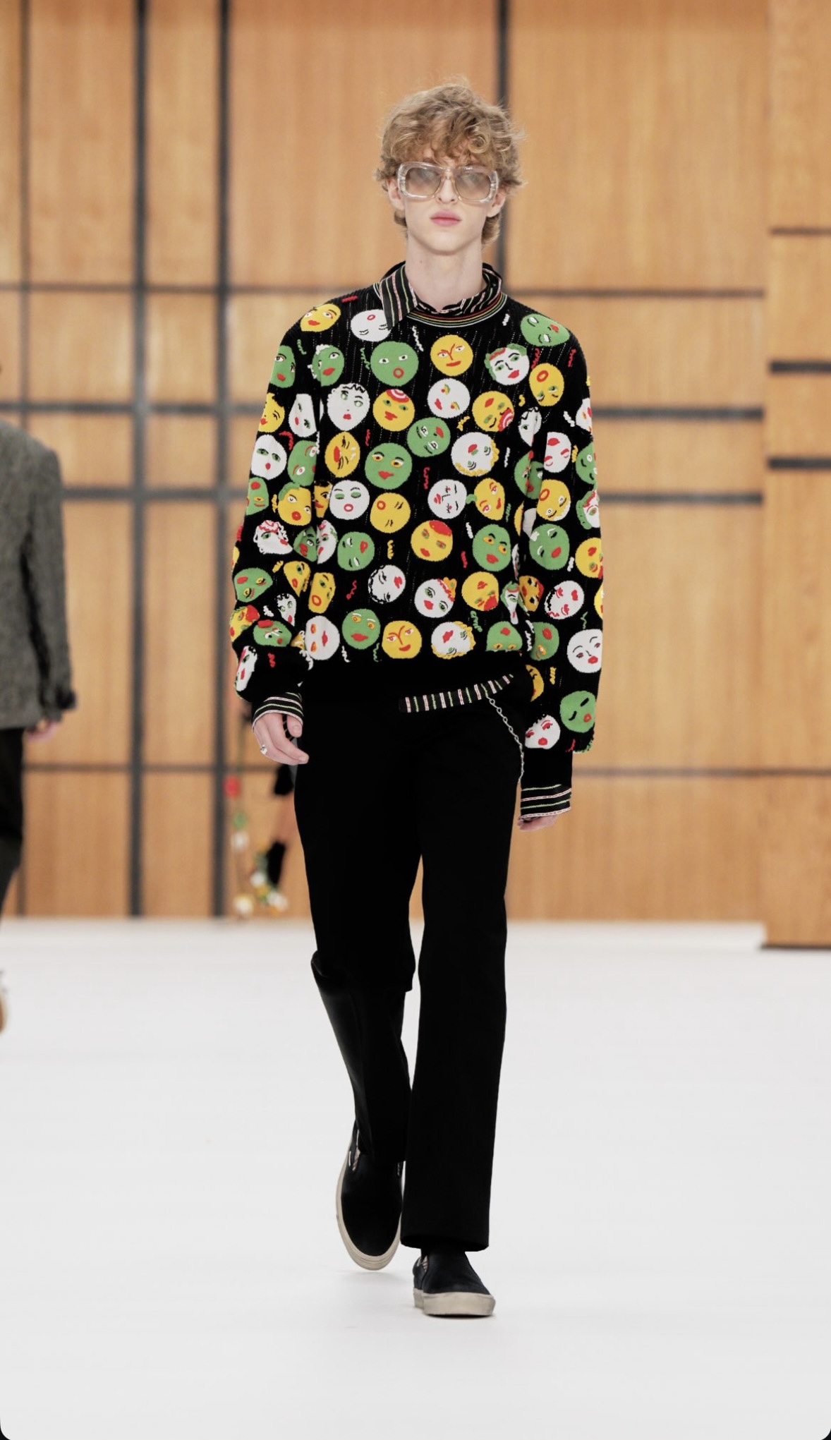BURBERRY SS27 - WHEN HERITAGE STOPS BEHAVING Vanity Teen BURBERRY SS27 - WHEN HERITAGE STOPS BEHAVING BURBERRY SS27 - WHEN HERITAGE STOPS BEHAVING Vanity Teen