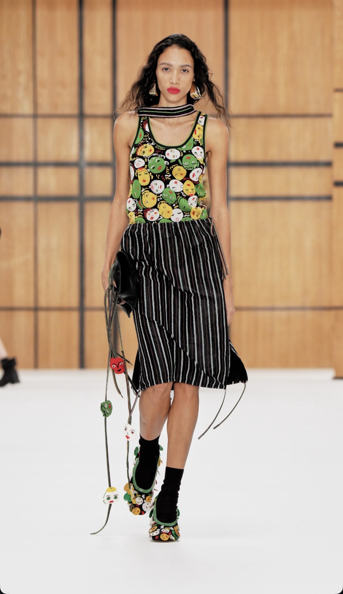 BURBERRY SS27 - WHEN HERITAGE STOPS BEHAVING Vanity Teen BURBERRY SS27 - WHEN HERITAGE STOPS BEHAVING BURBERRY SS27 - WHEN HERITAGE STOPS BEHAVING Vanity Teen