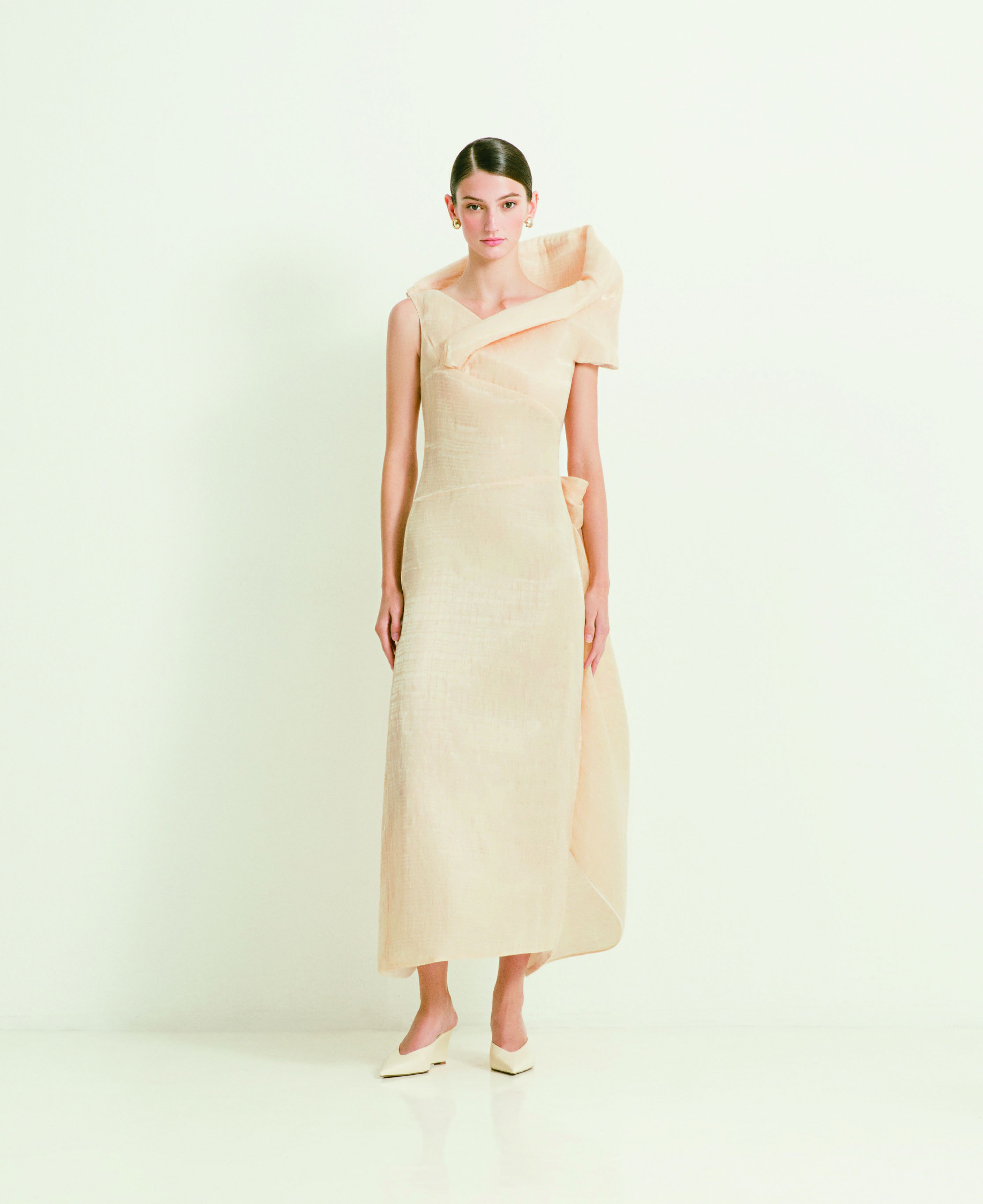 CURIEL SS27: WHAT HAPPENS BETWEEN THE BODY AND THE DRESS? Vanity Teen CURIEL SS27: WHAT HAPPENS BETWEEN THE BODY AND THE DRESS? CURIEL SS27: WHAT HAPPENS BETWEEN THE BODY AND THE DRESS? Vanity Teen