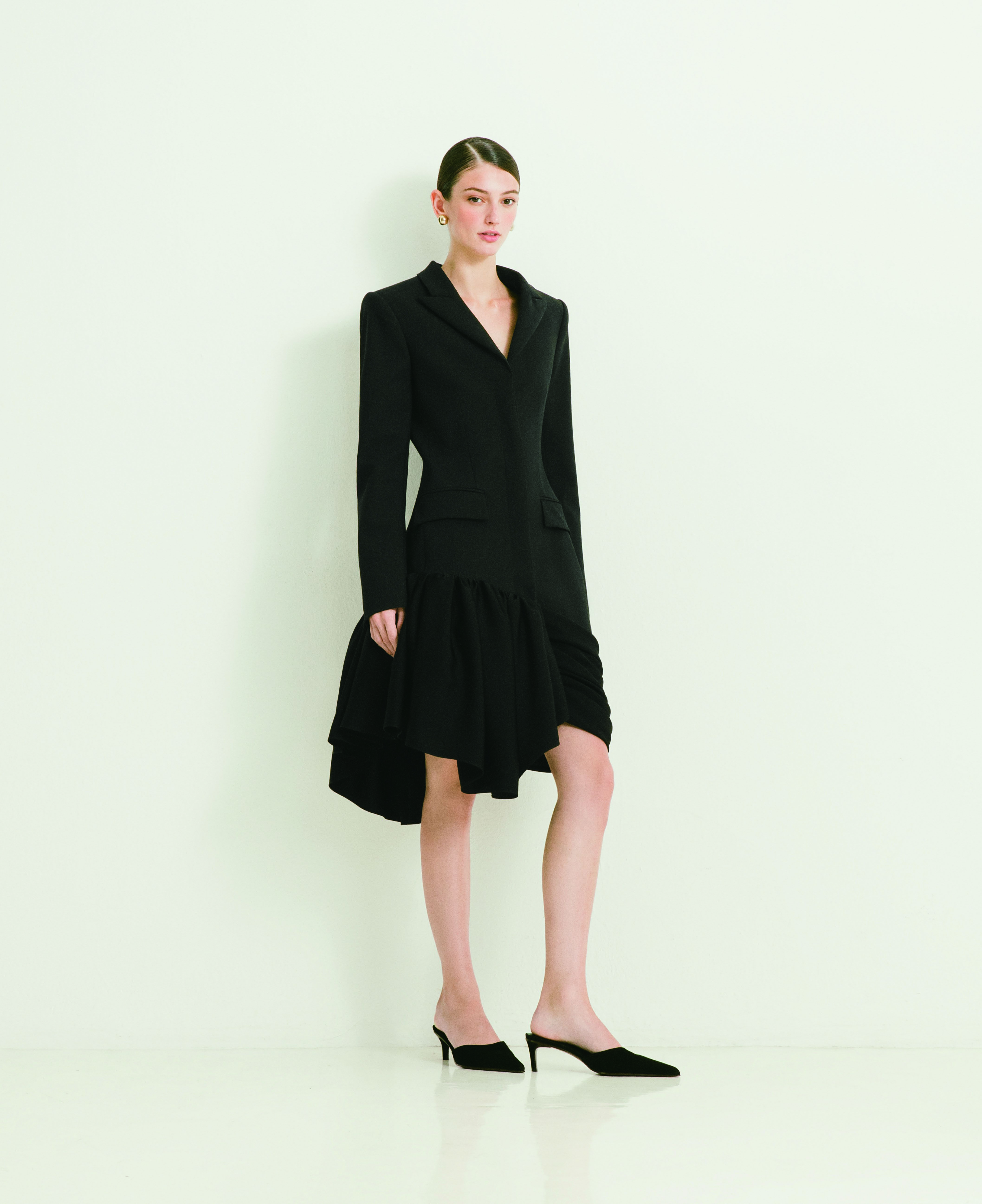 CURIEL SS27: WHAT HAPPENS BETWEEN THE BODY AND THE DRESS? Vanity Teen CURIEL SS27: WHAT HAPPENS BETWEEN THE BODY AND THE DRESS? CURIEL SS27: WHAT HAPPENS BETWEEN THE BODY AND THE DRESS? Vanity Teen