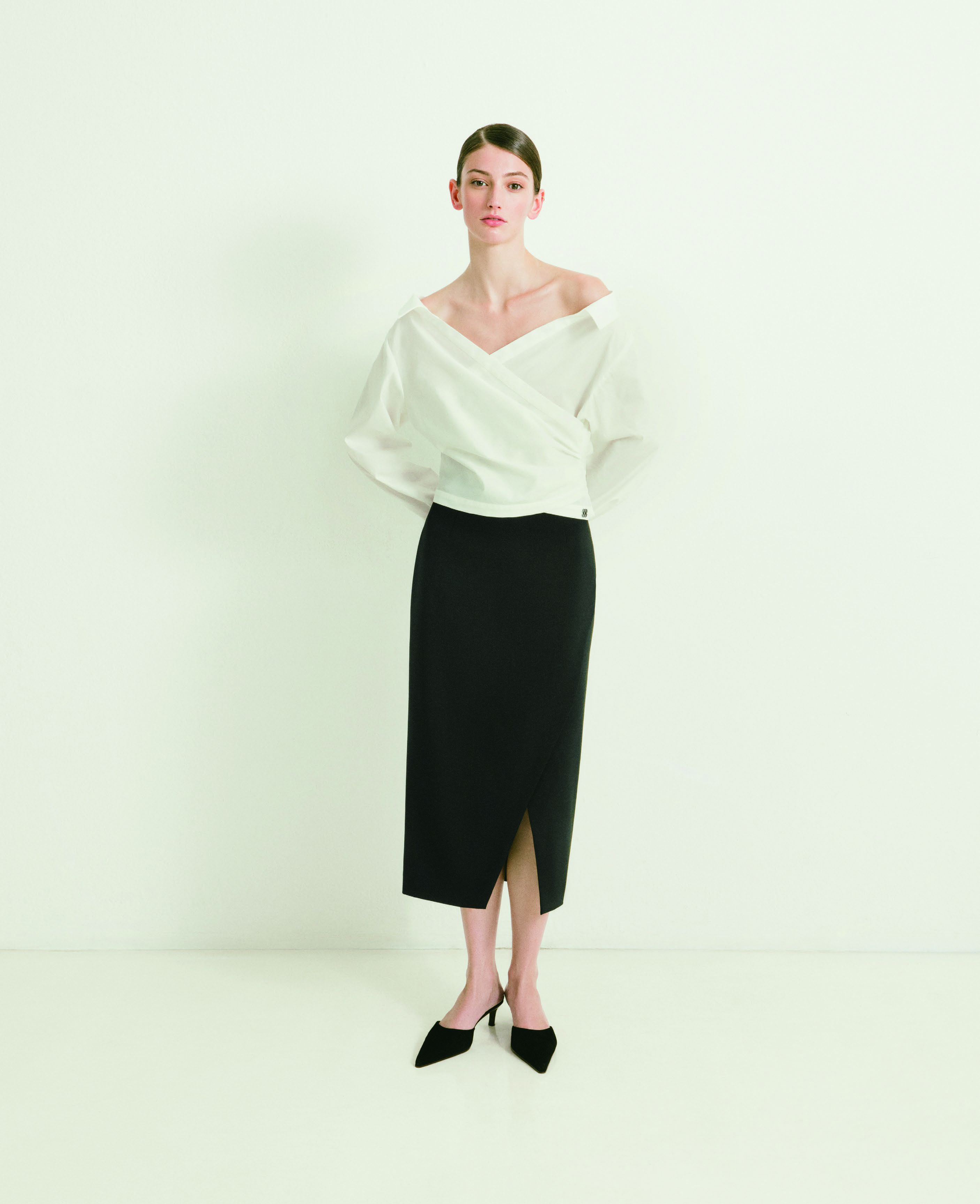 CURIEL SS27: WHAT HAPPENS BETWEEN THE BODY AND THE DRESS? Vanity Teen CURIEL SS27: WHAT HAPPENS BETWEEN THE BODY AND THE DRESS? CURIEL SS27: WHAT HAPPENS BETWEEN THE BODY AND THE DRESS? Vanity Teen