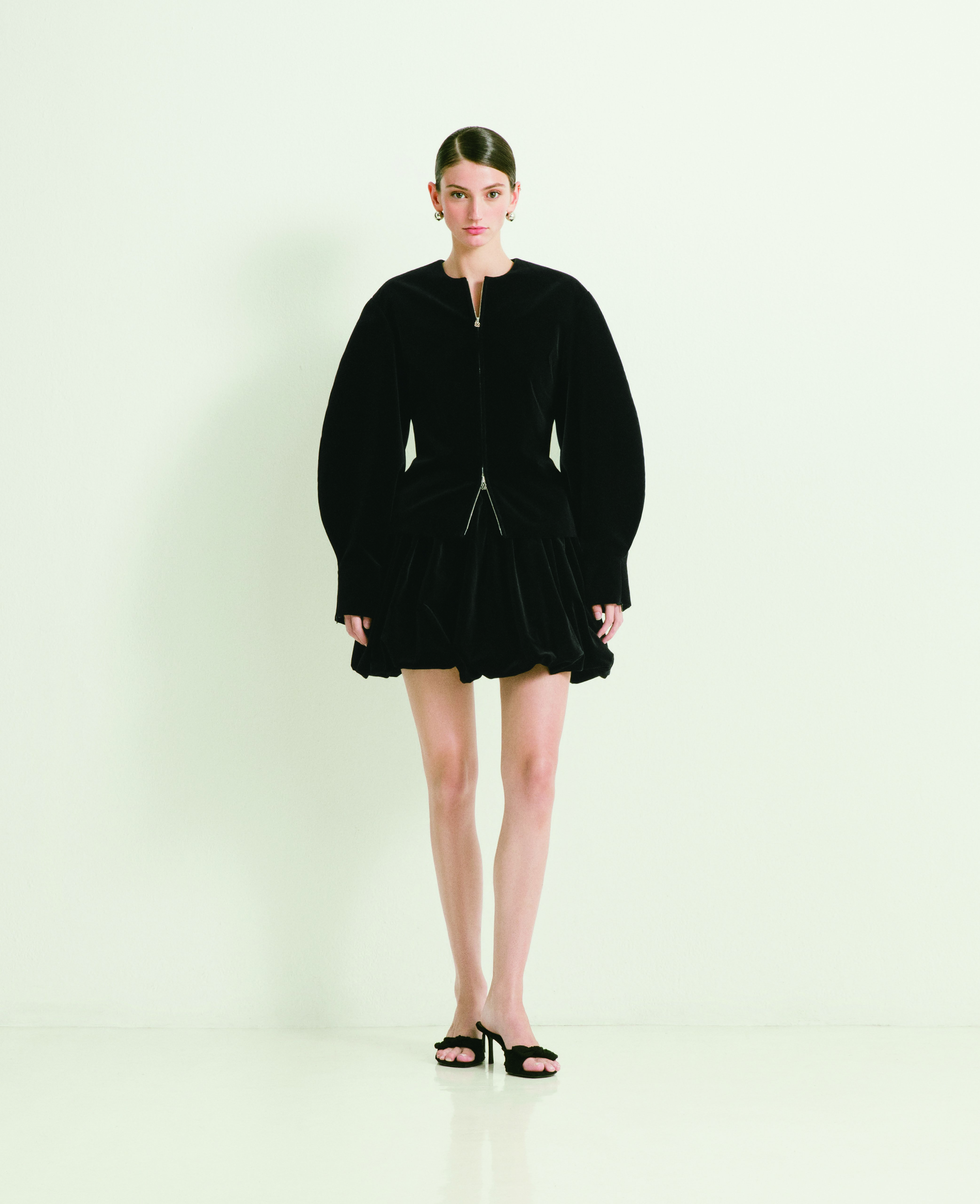 CURIEL SS27: WHAT HAPPENS BETWEEN THE BODY AND THE DRESS? Vanity Teen CURIEL SS27: WHAT HAPPENS BETWEEN THE BODY AND THE DRESS? CURIEL SS27: WHAT HAPPENS BETWEEN THE BODY AND THE DRESS? Vanity Teen