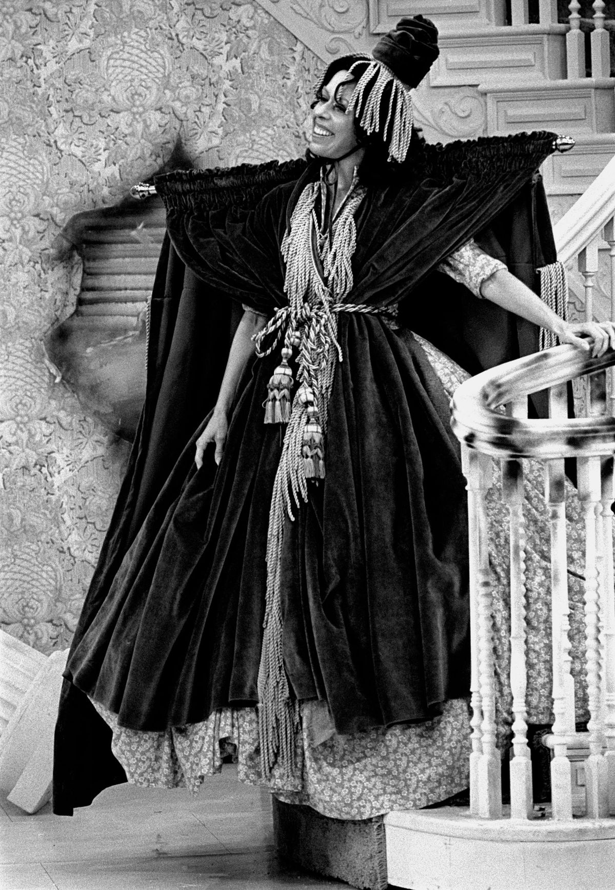 Bob Mackie left us: The Man Who Dressed the Stars from the 80's till today Bob Mackie left us: The Man Who Dressed the Stars from the 80's till today Vanity Teen 虚荣青年