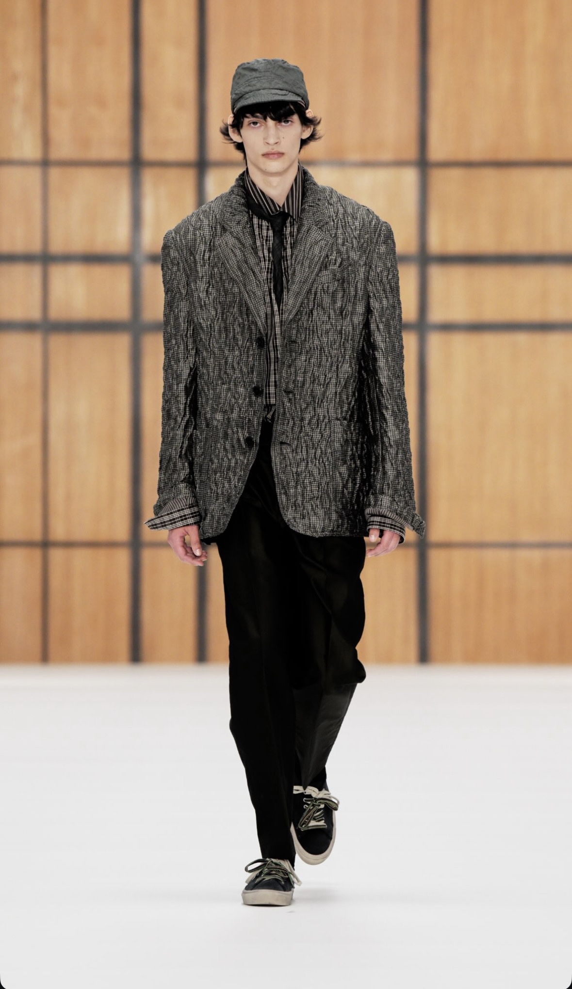 BURBERRY SS27 - WHEN HERITAGE STOPS BEHAVING Vanity Teen BURBERRY SS27 - WHEN HERITAGE STOPS BEHAVING BURBERRY SS27 - WHEN HERITAGE STOPS BEHAVING Vanity Teen