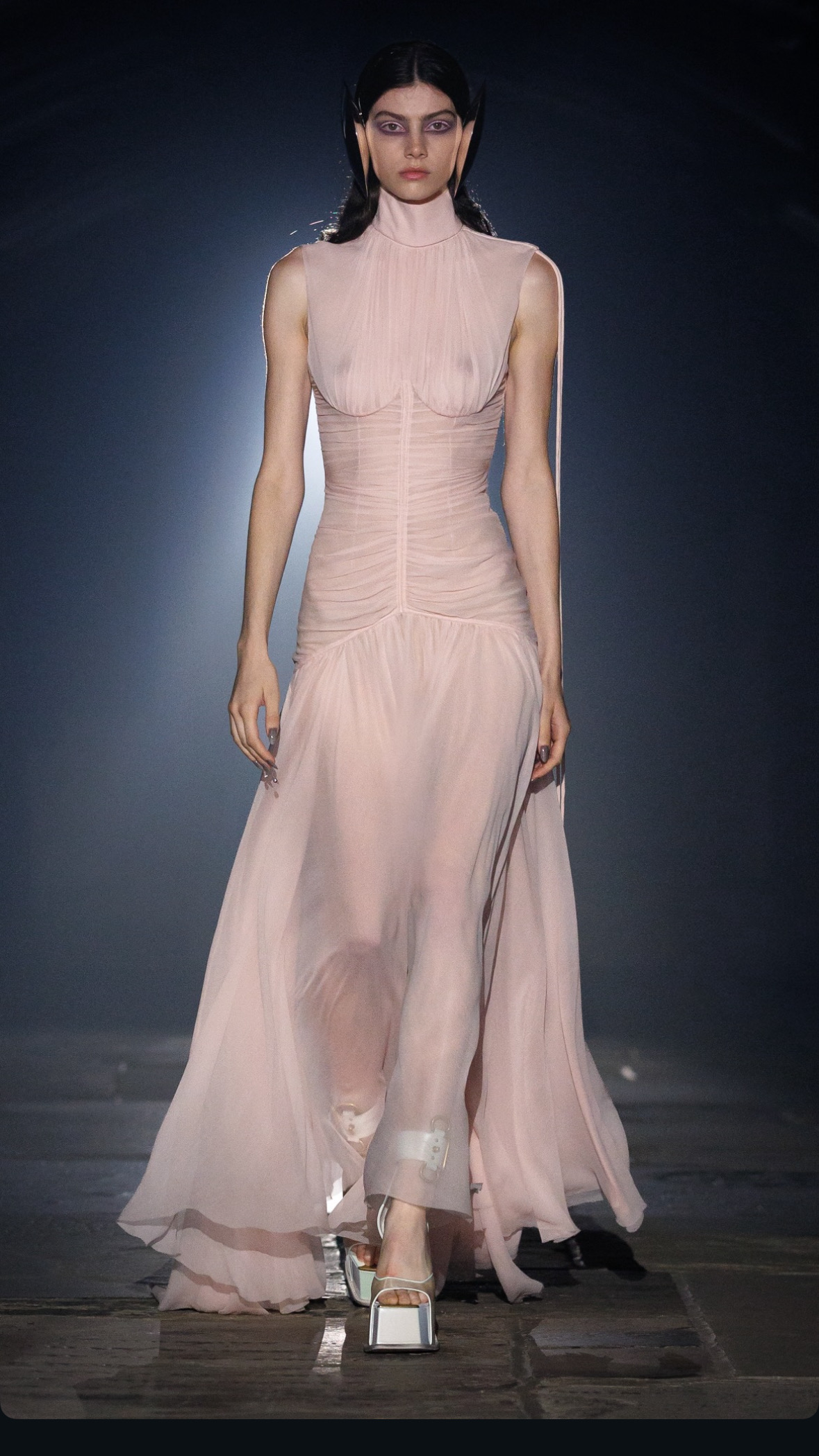 McQueen Comes Home: Spring/Summer 2027 and the Return of Rebellion Vanity Teen McQueen Comes Home: Spring/Summer 2027 and the Return of Rebellion McQueen Comes Home: Spring/Summer 2027 and the Return of Rebellion Vanity Teen