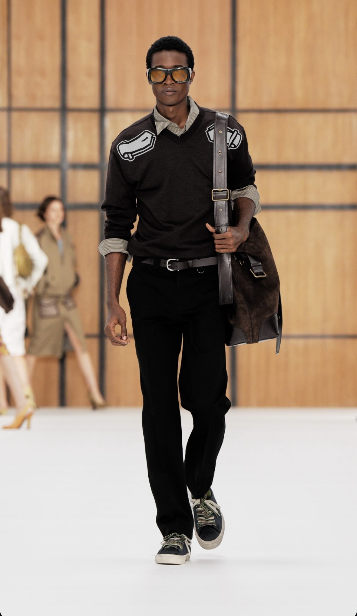 BURBERRY SS27 - WHEN HERITAGE STOPS BEHAVING Vanity Teen BURBERRY SS27 - WHEN HERITAGE STOPS BEHAVING BURBERRY SS27 - WHEN HERITAGE STOPS BEHAVING Vanity Teen