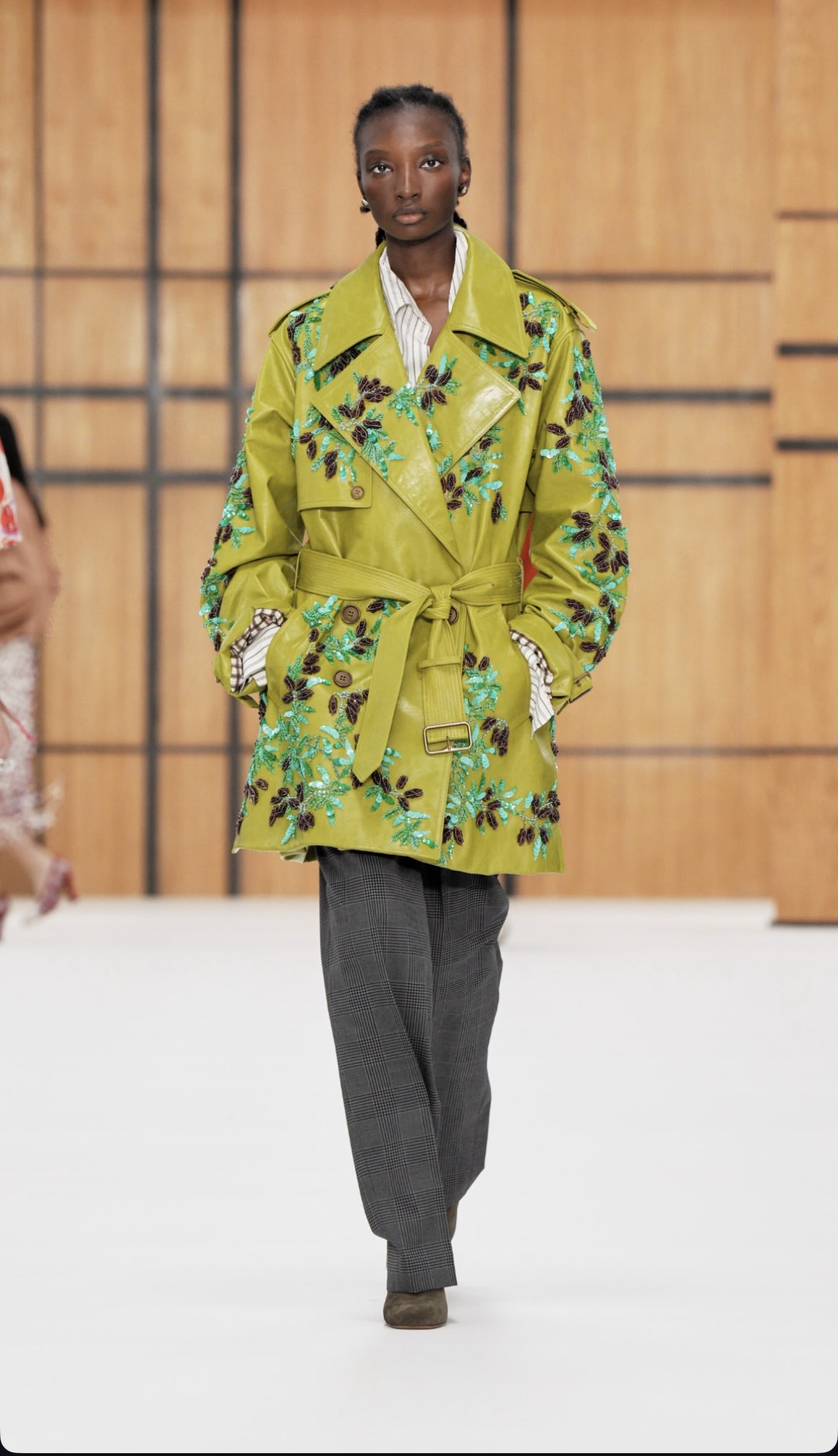 BURBERRY SS27 - WHEN HERITAGE STOPS BEHAVING Vanity Teen BURBERRY SS27 - WHEN HERITAGE STOPS BEHAVING BURBERRY SS27 - WHEN HERITAGE STOPS BEHAVING Vanity Teen