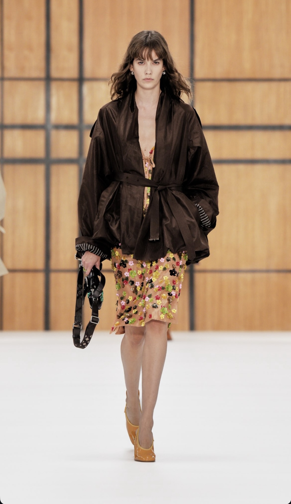BURBERRY SS27 - WHEN HERITAGE STOPS BEHAVING Vanity Teen BURBERRY SS27 - WHEN HERITAGE STOPS BEHAVING BURBERRY SS27 - WHEN HERITAGE STOPS BEHAVING Vanity Teen