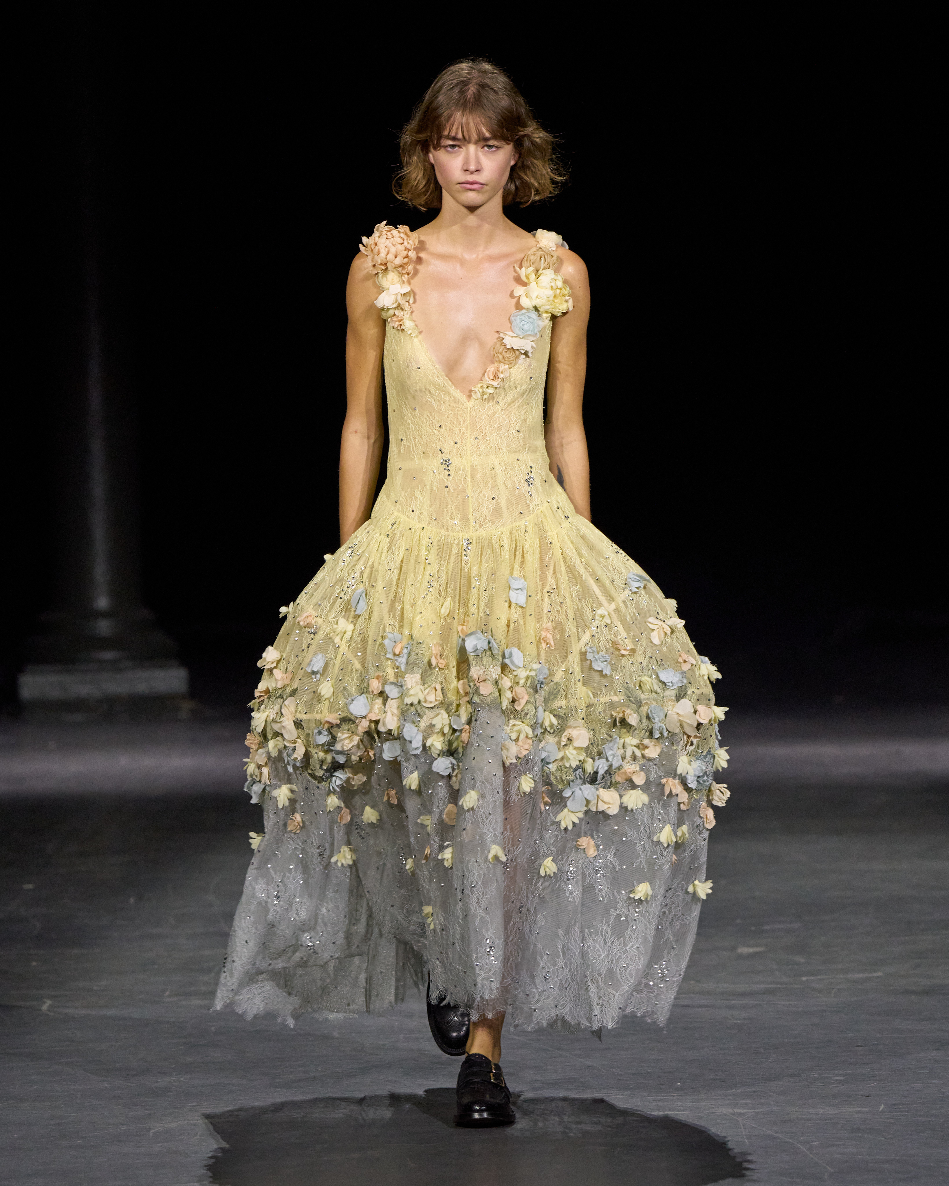 Erdem Spring Summer 2027: The Power of a Strong Identity Erdem Spring Summer 2027: The Power of a Strong Identity Vanity Teen