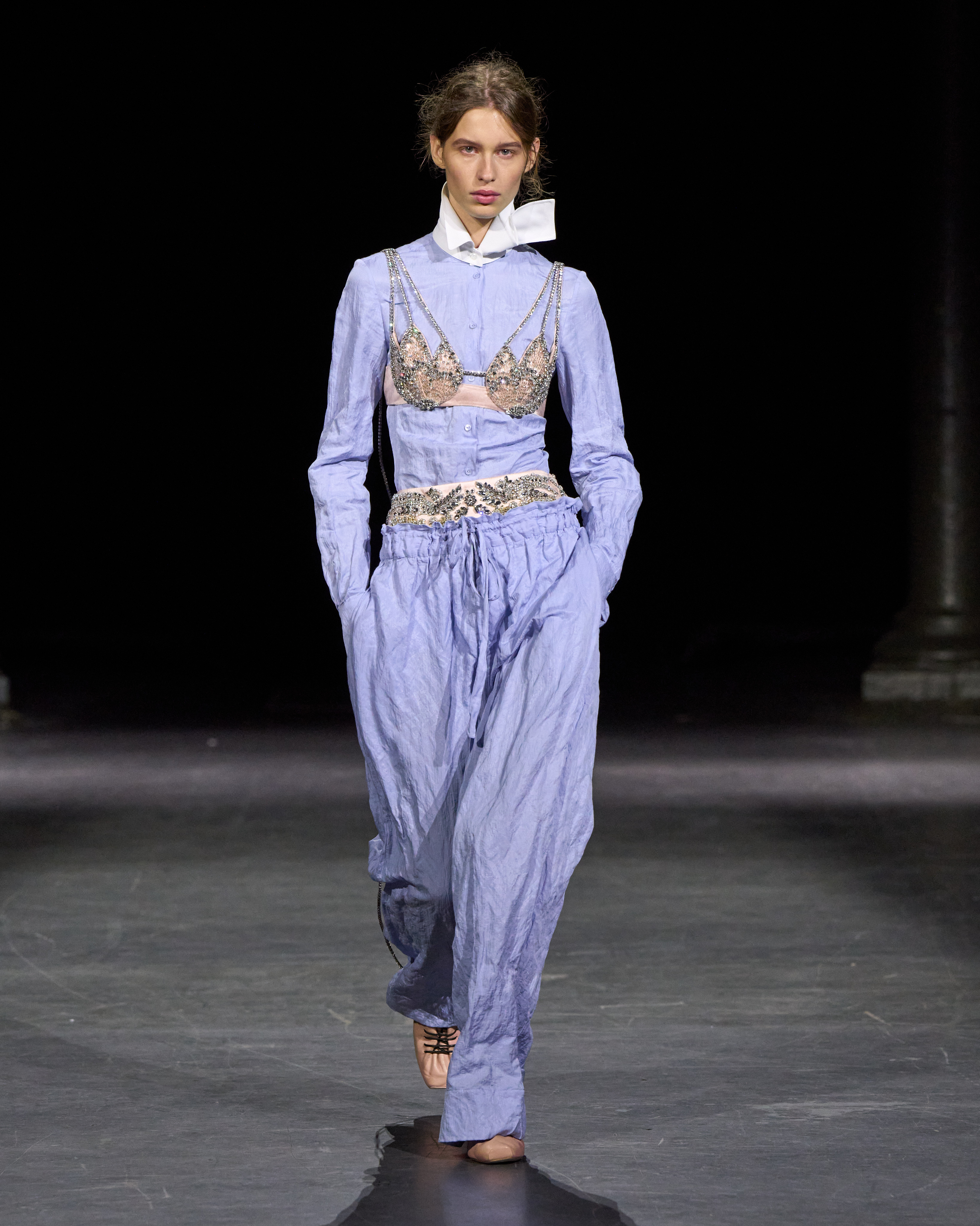 Erdem Spring Summer 2027: The Power of a Strong Identity Erdem Spring Summer 2027: The Power of a Strong Identity Vanity Teen