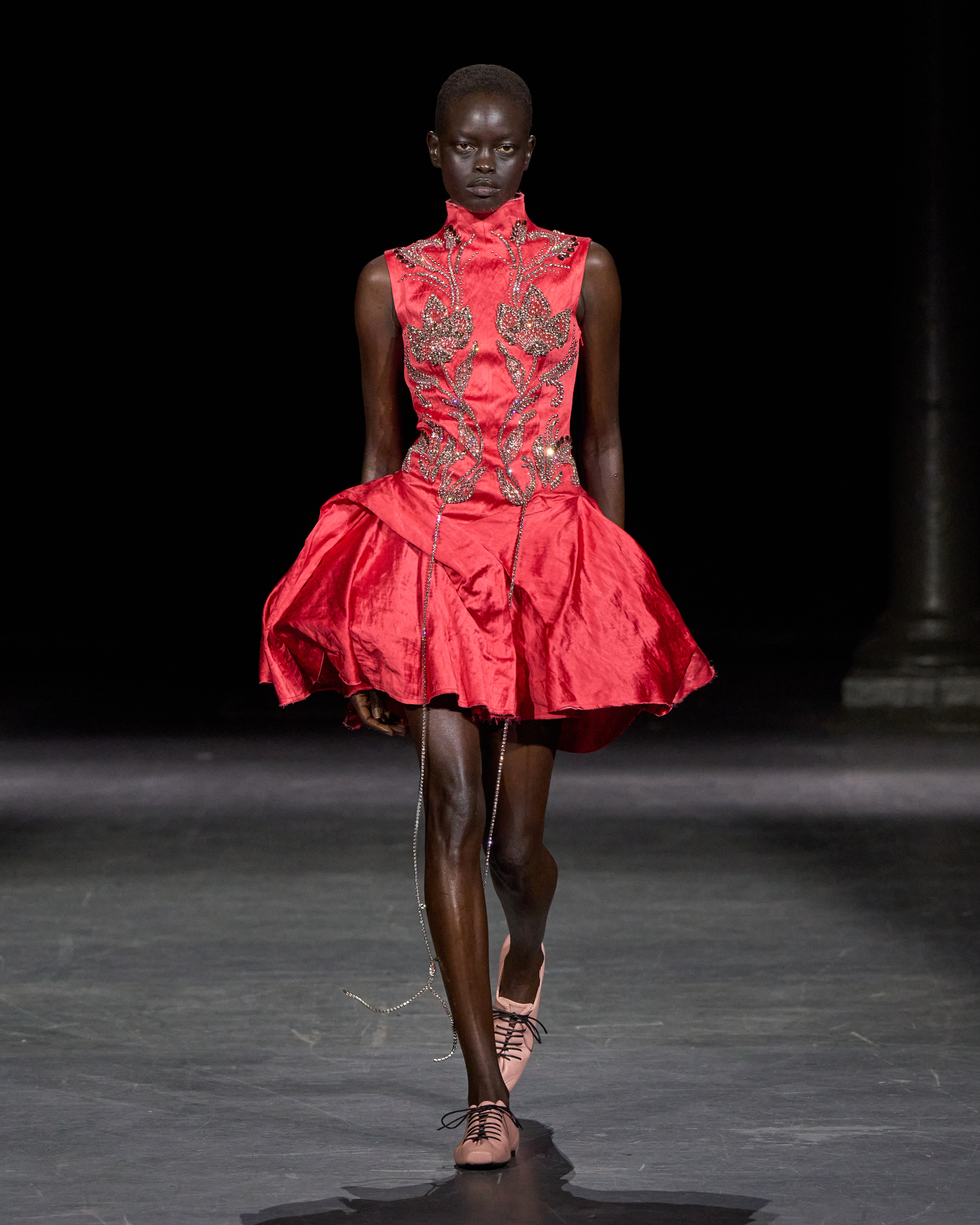 Erdem Spring Summer 2027: The Power of a Strong Identity Erdem Spring Summer 2027: The Power of a Strong Identity Vanity Teen
