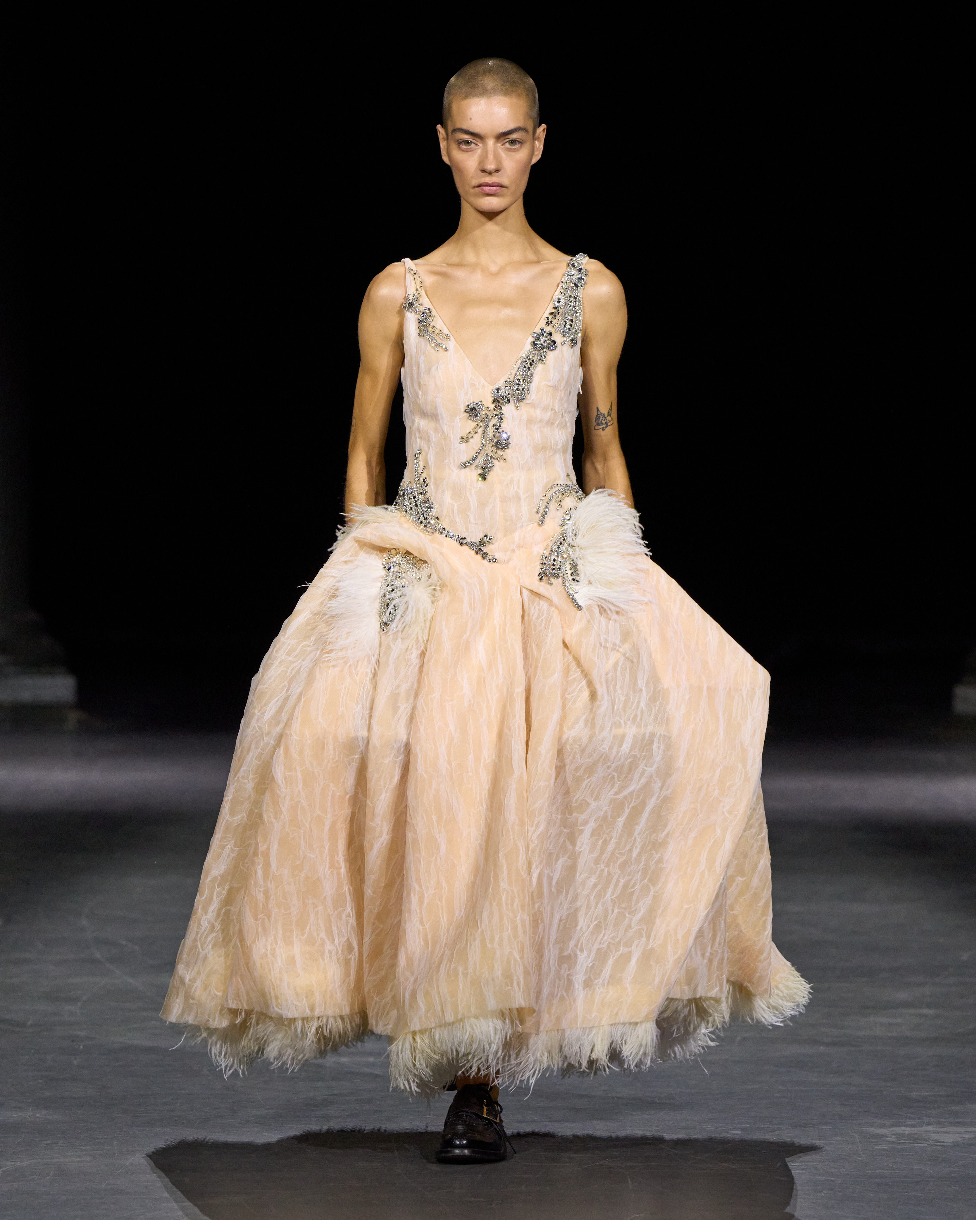 Erdem Spring Summer 2027: The Power of a Strong Identity Erdem Spring Summer 2027: The Power of a Strong Identity Vanity Teen