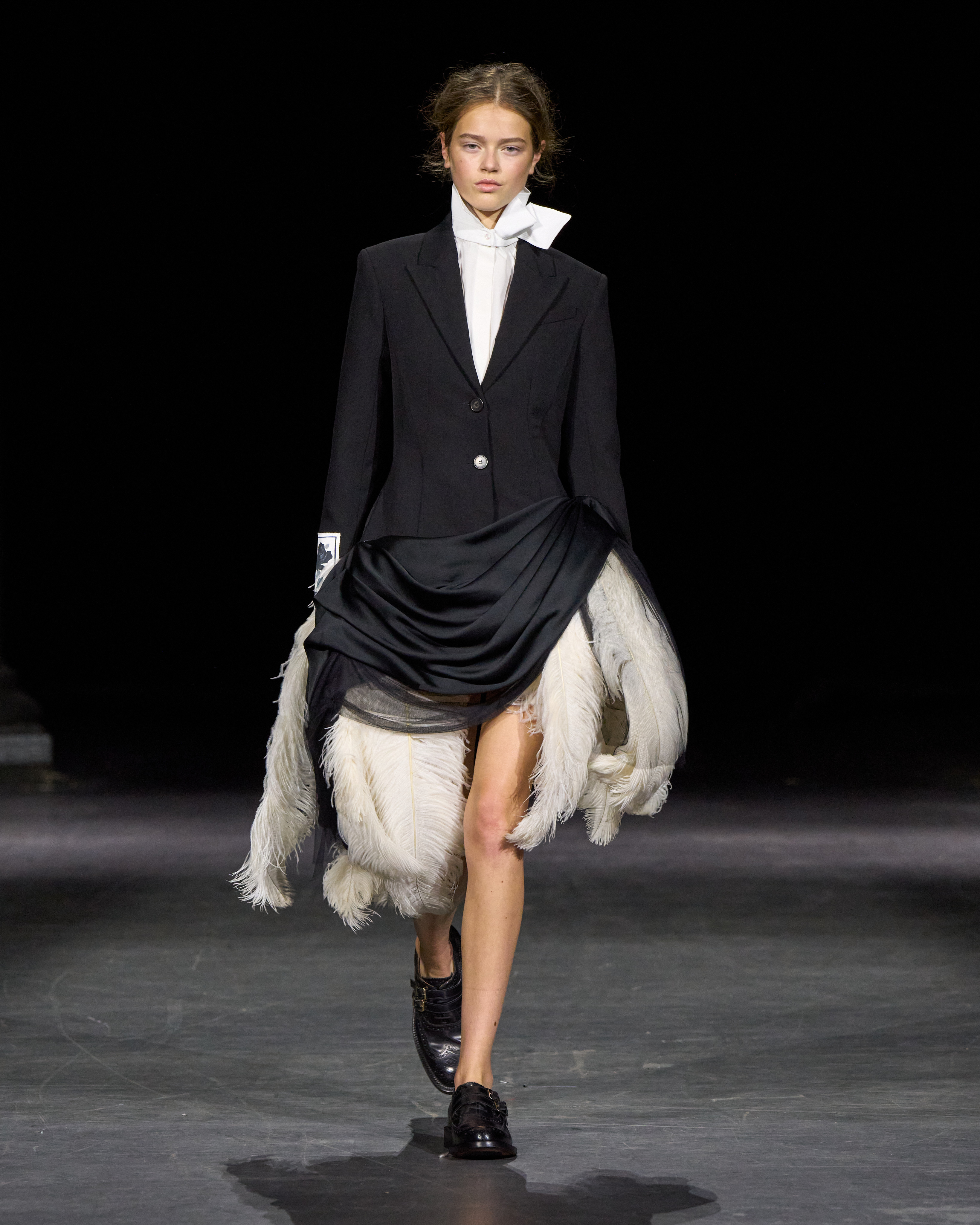 Erdem Spring Summer 2027: The Power of a Strong Identity Erdem Spring Summer 2027: The Power of a Strong Identity Vanity Teen