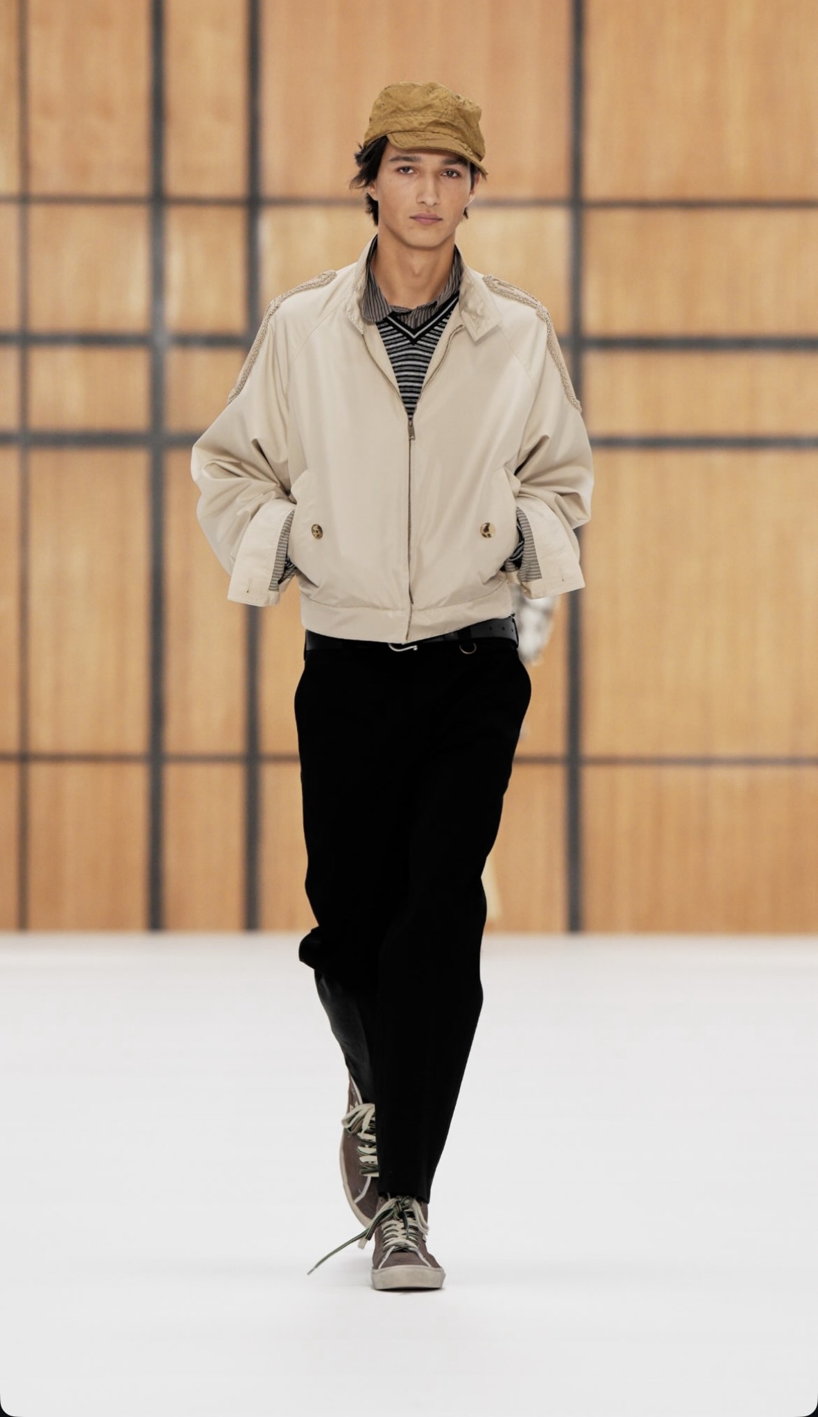 BURBERRY SS27 - WHEN HERITAGE STOPS BEHAVING Vanity Teen BURBERRY SS27 - WHEN HERITAGE STOPS BEHAVING BURBERRY SS27 - WHEN HERITAGE STOPS BEHAVING Vanity Teen