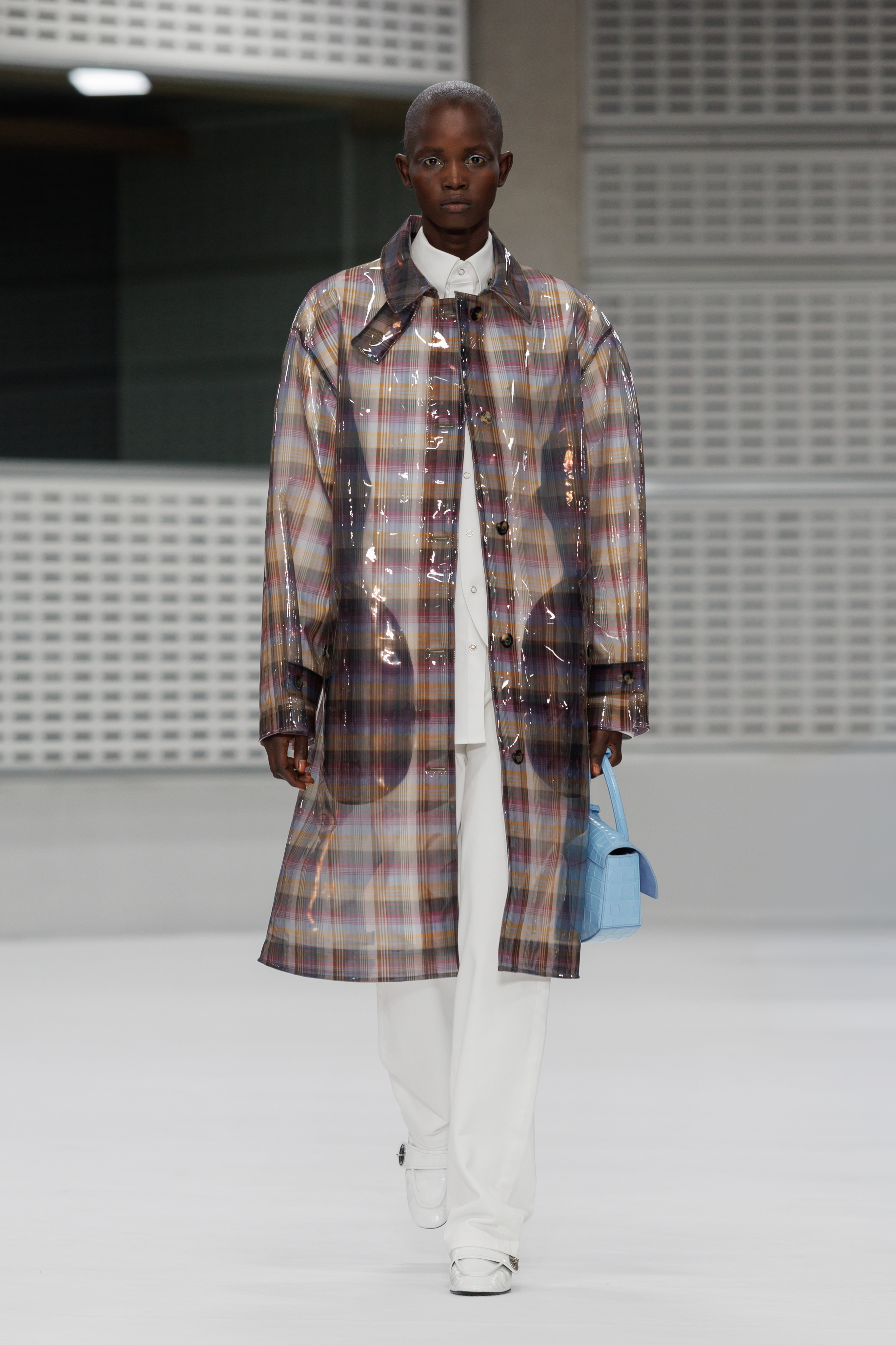 WHAT DOES BRITISHNESS LOOK LIKE WHEN IT STOPS BEING A POSTCARD? Vanity Teen 虚荣青年 WHAT DOES BRITISHNESS LOOK LIKE WHEN IT STOPS BEING A POSTCARD? WHAT DOES BRITISHNESS LOOK LIKE WHEN IT STOPS BEING A POSTCARD? Vanity Teen 虚荣青年