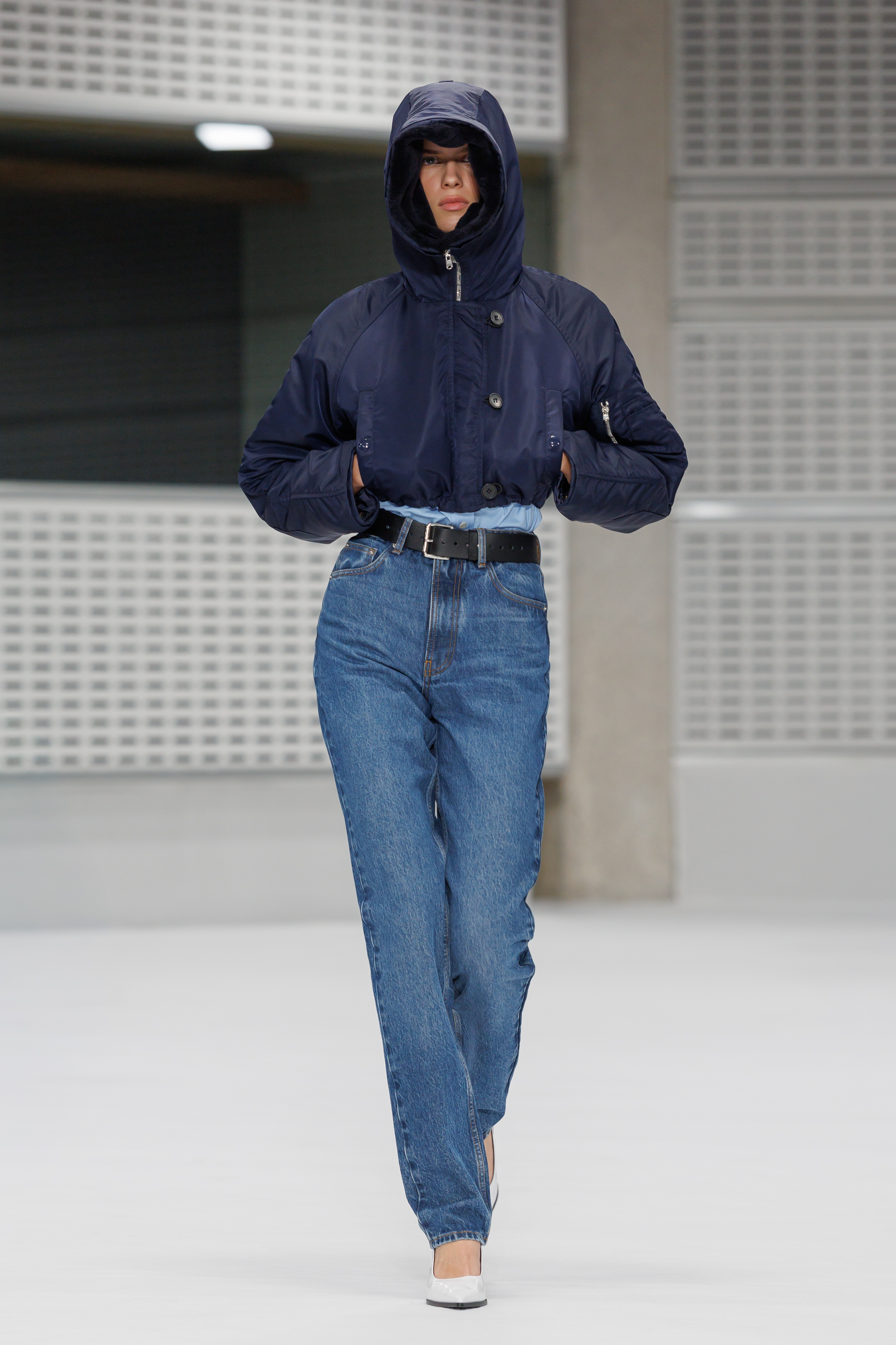 WHAT DOES BRITISHNESS LOOK LIKE WHEN IT STOPS BEING A POSTCARD? Vanity Teen 虚荣青年 WHAT DOES BRITISHNESS LOOK LIKE WHEN IT STOPS BEING A POSTCARD? WHAT DOES BRITISHNESS LOOK LIKE WHEN IT STOPS BEING A POSTCARD? Vanity Teen 虚荣青年