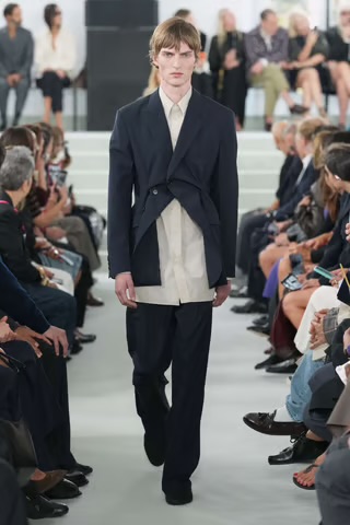 Jil Sander Spring Summer 2027: the perfect error Vanity Teen Jil Sander Spring Summer 2027: the perfect error Jil Sander Spring Summer 2027: the perfect error Vanity Teen