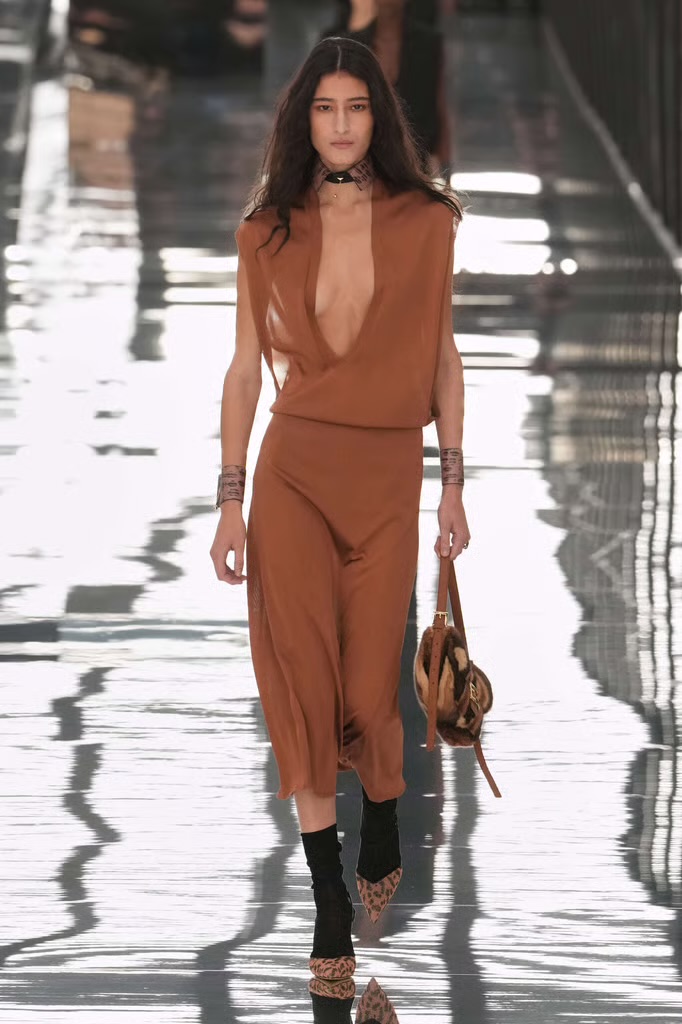 Fendi Spring Summer 2027: can Maria Grazia make feel Fendi like Fendi again? Vanity Teen Fendi Spring Summer 2027: can Maria Grazia make feel Fendi like Fendi again? Fendi Spring Summer 2027: can Maria Grazia make feel Fendi like Fendi again? Vanity Teen