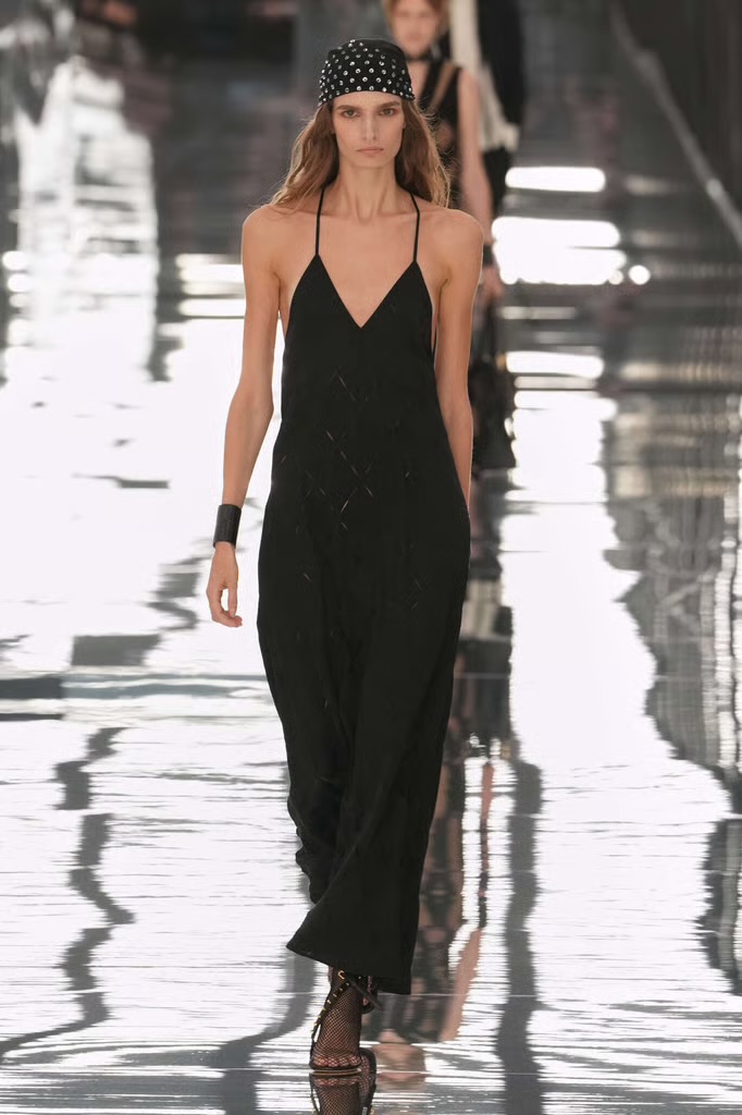 Fendi Spring Summer 2027: can Maria Grazia make feel Fendi like Fendi again? Vanity Teen Fendi Spring Summer 2027: can Maria Grazia make feel Fendi like Fendi again? Fendi Spring Summer 2027: can Maria Grazia make feel Fendi like Fendi again? Vanity Teen