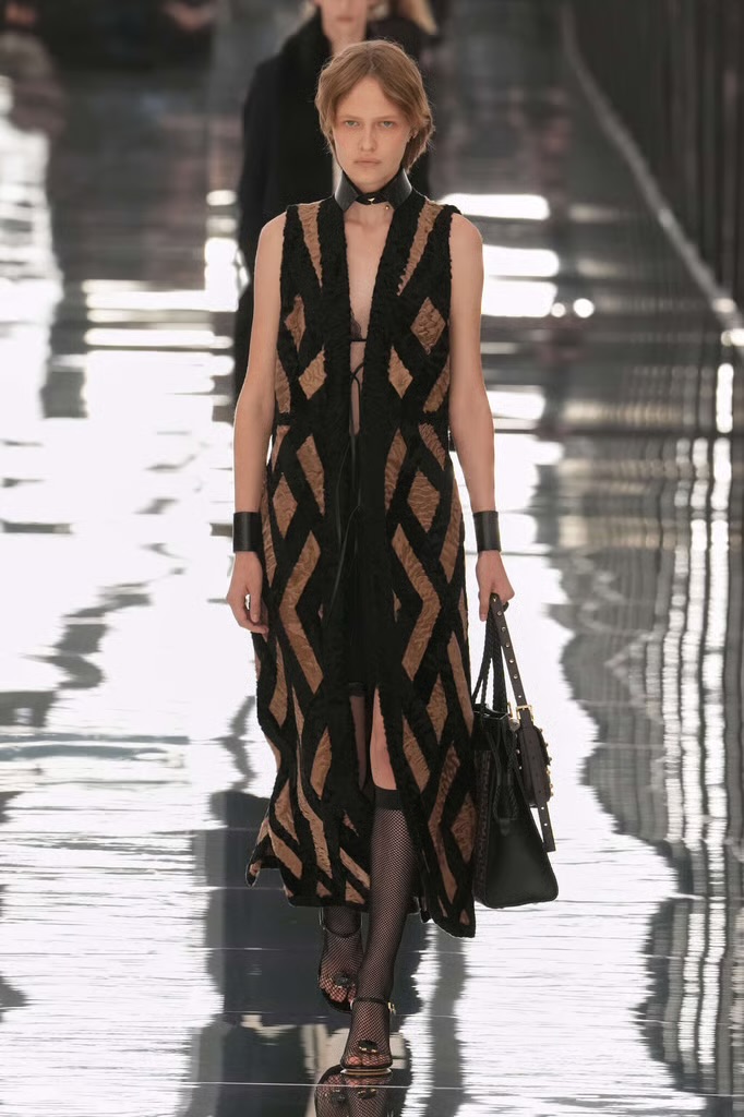 Fendi Spring Summer 2027: can Maria Grazia make feel Fendi like Fendi again? Vanity Teen Fendi Spring Summer 2027: can Maria Grazia make feel Fendi like Fendi again? Fendi Spring Summer 2027: can Maria Grazia make feel Fendi like Fendi again? Vanity Teen