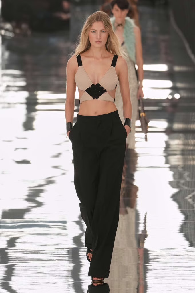 Fendi Spring Summer 2027: can Maria Grazia make feel Fendi like Fendi again? Vanity Teen Fendi Spring Summer 2027: can Maria Grazia make feel Fendi like Fendi again? Fendi Spring Summer 2027: can Maria Grazia make feel Fendi like Fendi again? Vanity Teen
