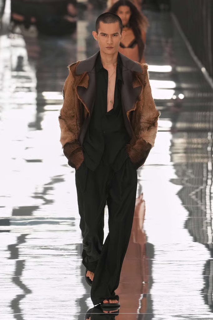 Fendi Spring Summer 2027: can Maria Grazia make feel Fendi like Fendi again? Vanity Teen Fendi Spring Summer 2027: can Maria Grazia make feel Fendi like Fendi again? Fendi Spring Summer 2027: can Maria Grazia make feel Fendi like Fendi again? Vanity Teen
