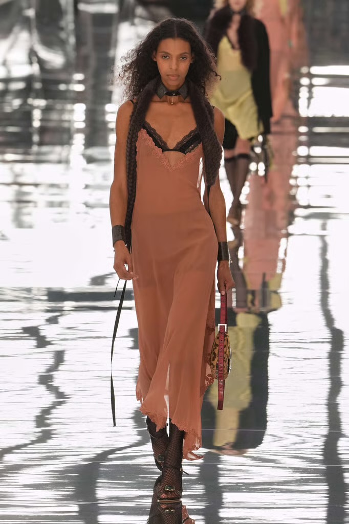 Fendi Spring Summer 2027: can Maria Grazia make feel Fendi like Fendi again? Vanity Teen Fendi Spring Summer 2027: can Maria Grazia make feel Fendi like Fendi again? Fendi Spring Summer 2027: can Maria Grazia make feel Fendi like Fendi again? Vanity Teen