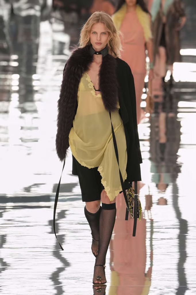 Fendi Spring Summer 2027: can Maria Grazia make feel Fendi like Fendi again? Vanity Teen Fendi Spring Summer 2027: can Maria Grazia make feel Fendi like Fendi again? Fendi Spring Summer 2027: can Maria Grazia make feel Fendi like Fendi again? Vanity Teen