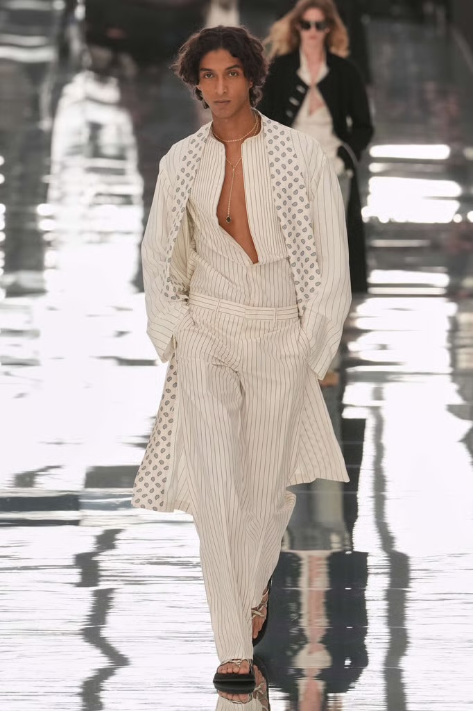 Fendi Spring Summer 2027: can Maria Grazia make feel Fendi like Fendi again? Vanity Teen Fendi Spring Summer 2027: can Maria Grazia make feel Fendi like Fendi again? Fendi Spring Summer 2027: can Maria Grazia make feel Fendi like Fendi again? Vanity Teen