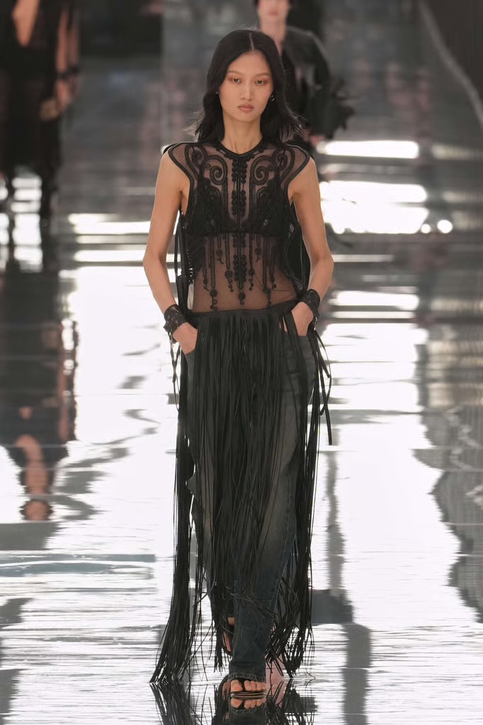Fendi Spring Summer 2027: can Maria Grazia make feel Fendi like Fendi again? Vanity Teen Fendi Spring Summer 2027: can Maria Grazia make feel Fendi like Fendi again? Fendi Spring Summer 2027: can Maria Grazia make feel Fendi like Fendi again? Vanity Teen