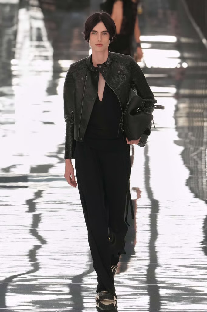 Fendi Spring Summer 2027: can Maria Grazia make feel Fendi like Fendi again? Vanity Teen Fendi Spring Summer 2027: can Maria Grazia make feel Fendi like Fendi again? Fendi Spring Summer 2027: can Maria Grazia make feel Fendi like Fendi again? Vanity Teen