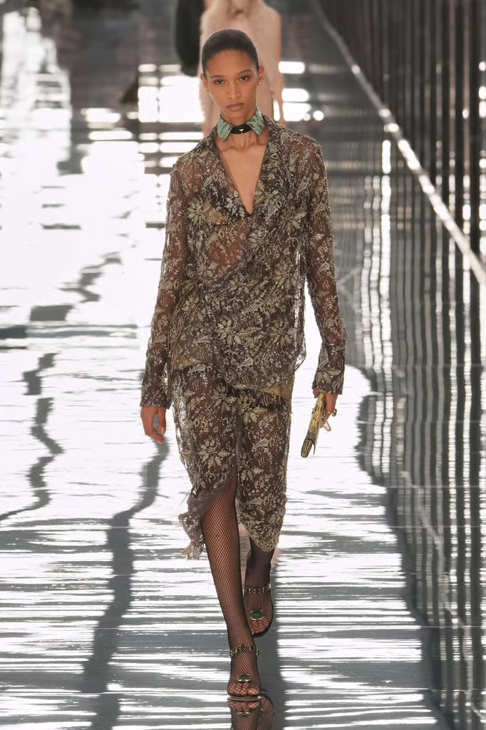 Fendi Spring Summer 2027: can Maria Grazia make feel Fendi like Fendi again? Vanity Teen Fendi Spring Summer 2027: can Maria Grazia make feel Fendi like Fendi again? Fendi Spring Summer 2027: can Maria Grazia make feel Fendi like Fendi again? Vanity Teen