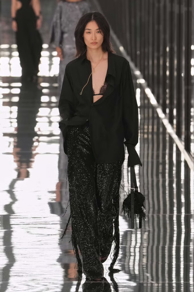 Fendi Spring Summer 2027: can Maria Grazia make feel Fendi like Fendi again? Vanity Teen Fendi Spring Summer 2027: can Maria Grazia make feel Fendi like Fendi again? Fendi Spring Summer 2027: can Maria Grazia make feel Fendi like Fendi again? Vanity Teen