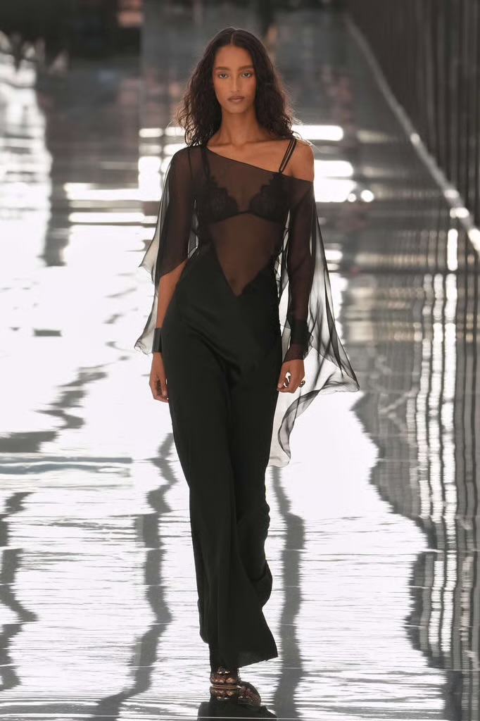 Fendi Spring Summer 2027: can Maria Grazia make feel Fendi like Fendi again? Fendi Spring Summer 2027: can Maria Grazia make feel Fendi like Fendi again? Vanity Teen