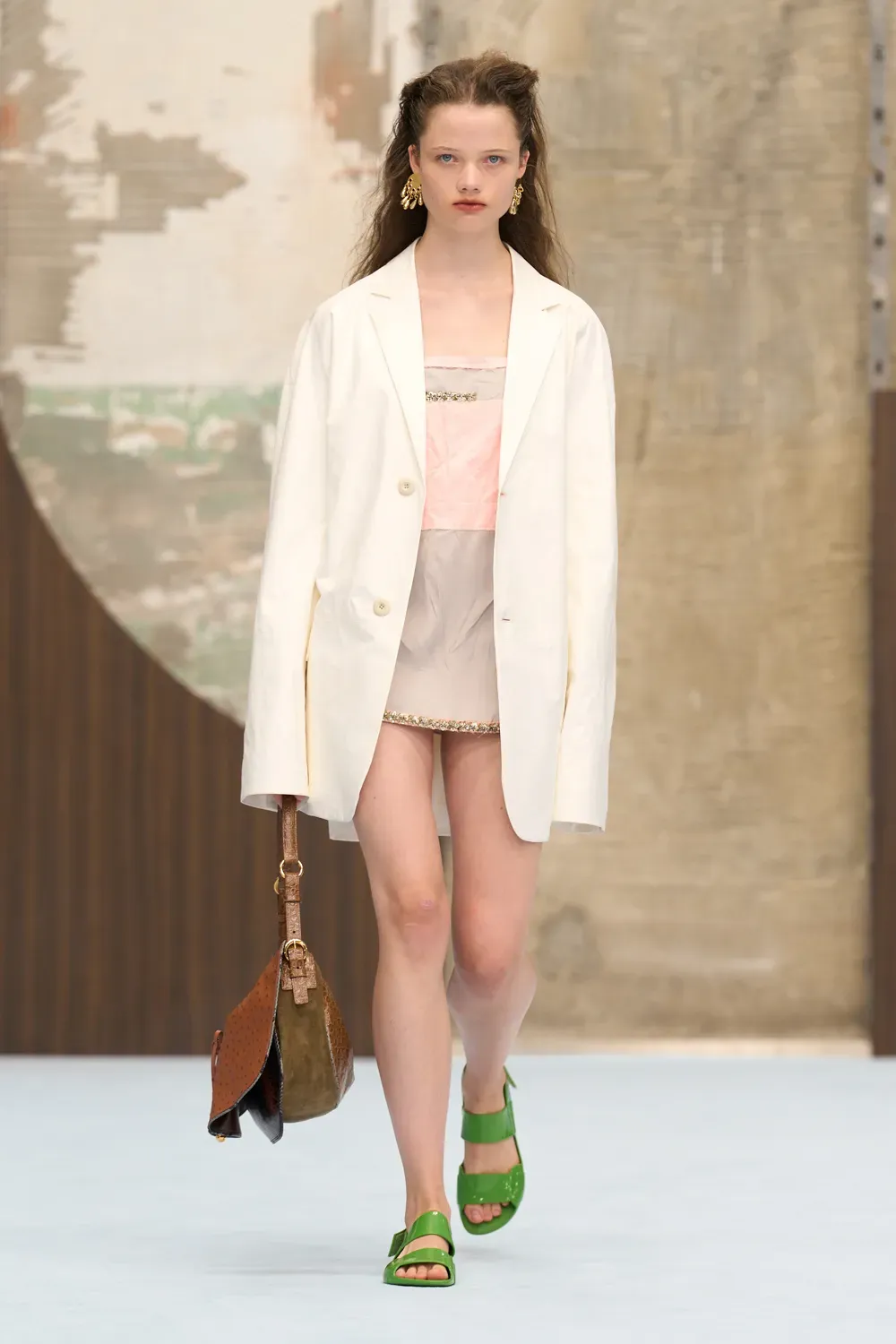 MARNI SPRING SUMMER 2027 IS TAKING IT APART MARNI SPRING SUMMER 2027 IS TAKING IT APART Vanity Teen