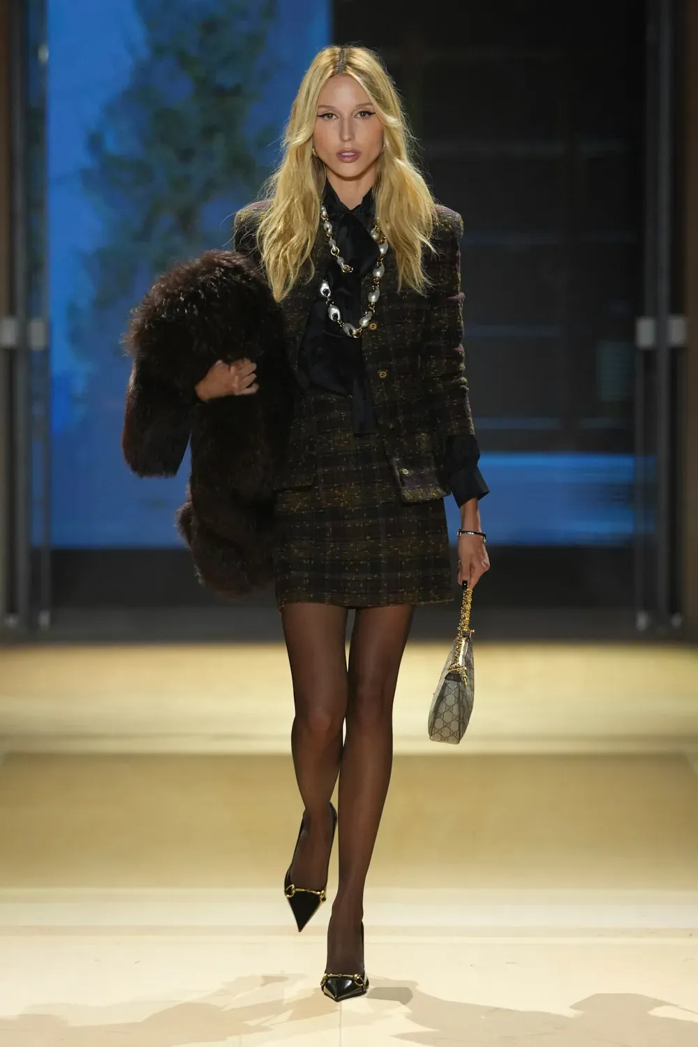 GUCCI SS27: THE STORE IS THE SHOW Vanity Teen GUCCI SS27: THE STORE IS THE SHOW GUCCI SS27: THE STORE IS THE SHOW Vanity Teen