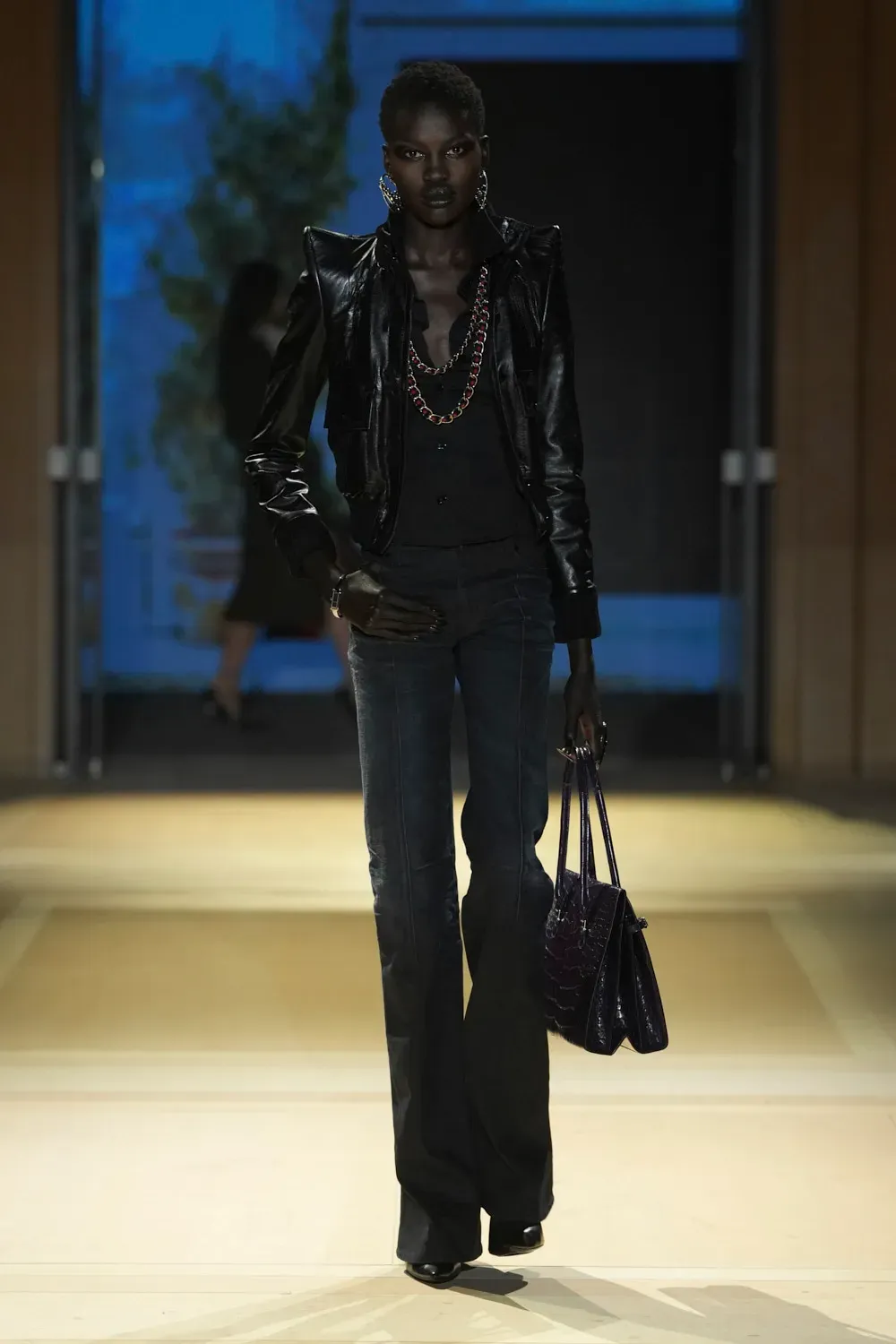 GUCCI SS27: THE STORE IS THE SHOW Vanity Teen GUCCI SS27: THE STORE IS THE SHOW GUCCI SS27: THE STORE IS THE SHOW Vanity Teen
