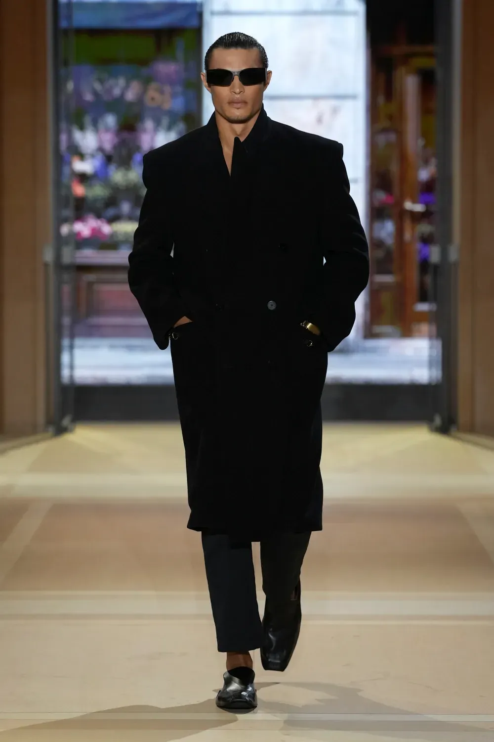 GUCCI SS27: THE STORE IS THE SHOW Vanity Teen GUCCI SS27: THE STORE IS THE SHOW GUCCI SS27: THE STORE IS THE SHOW Vanity Teen