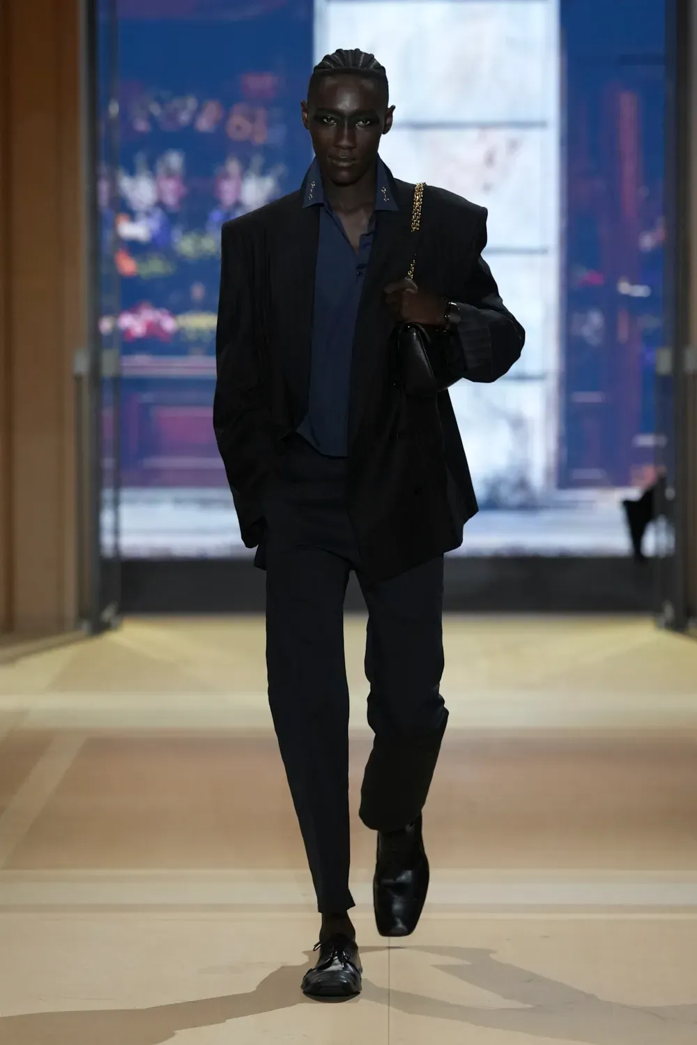 GUCCI SS27: THE STORE IS THE SHOW Vanity Teen GUCCI SS27: THE STORE IS THE SHOW GUCCI SS27: THE STORE IS THE SHOW Vanity Teen